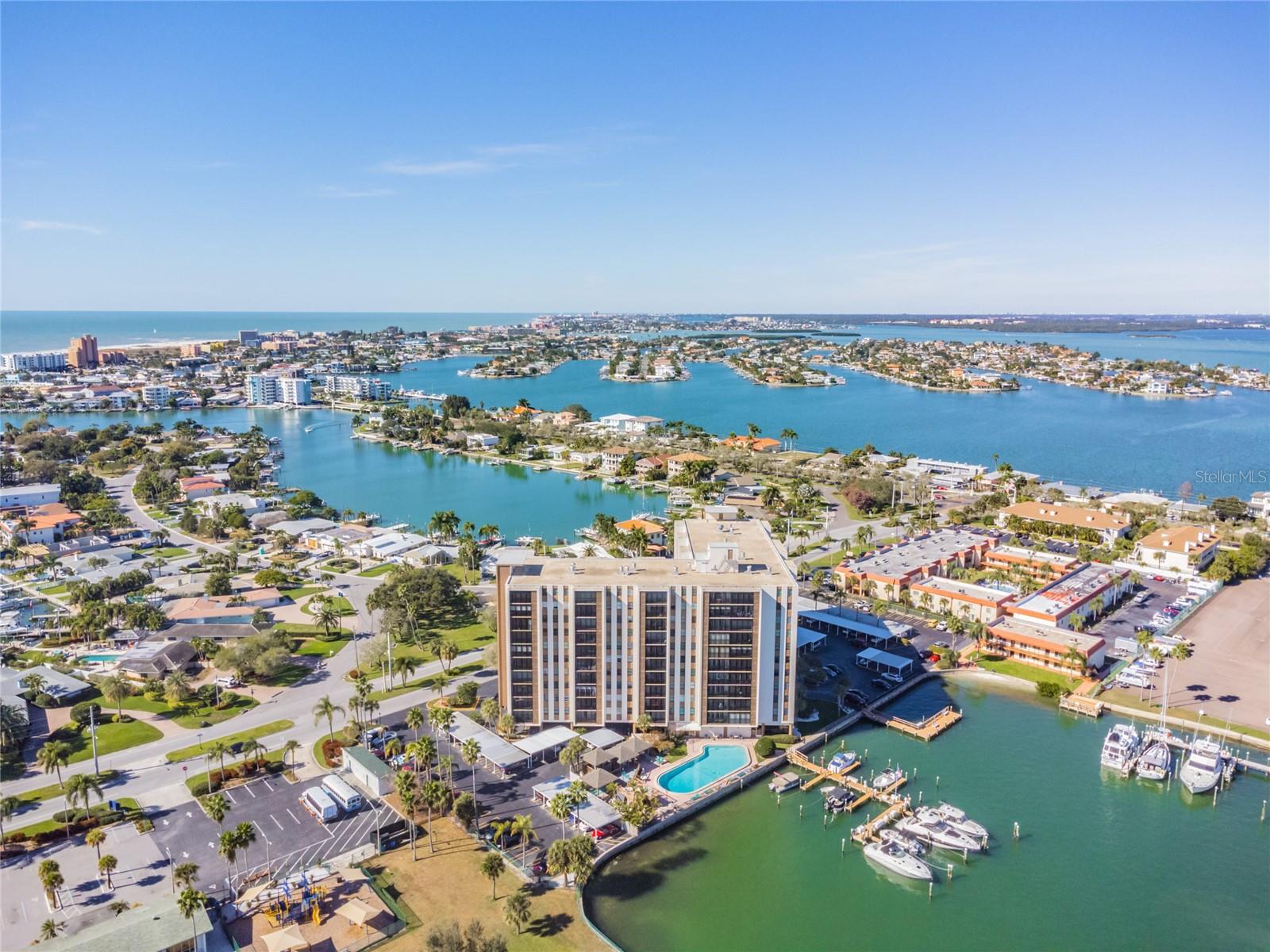 PARADISE ISLAND TOWERS CONDO - Residential