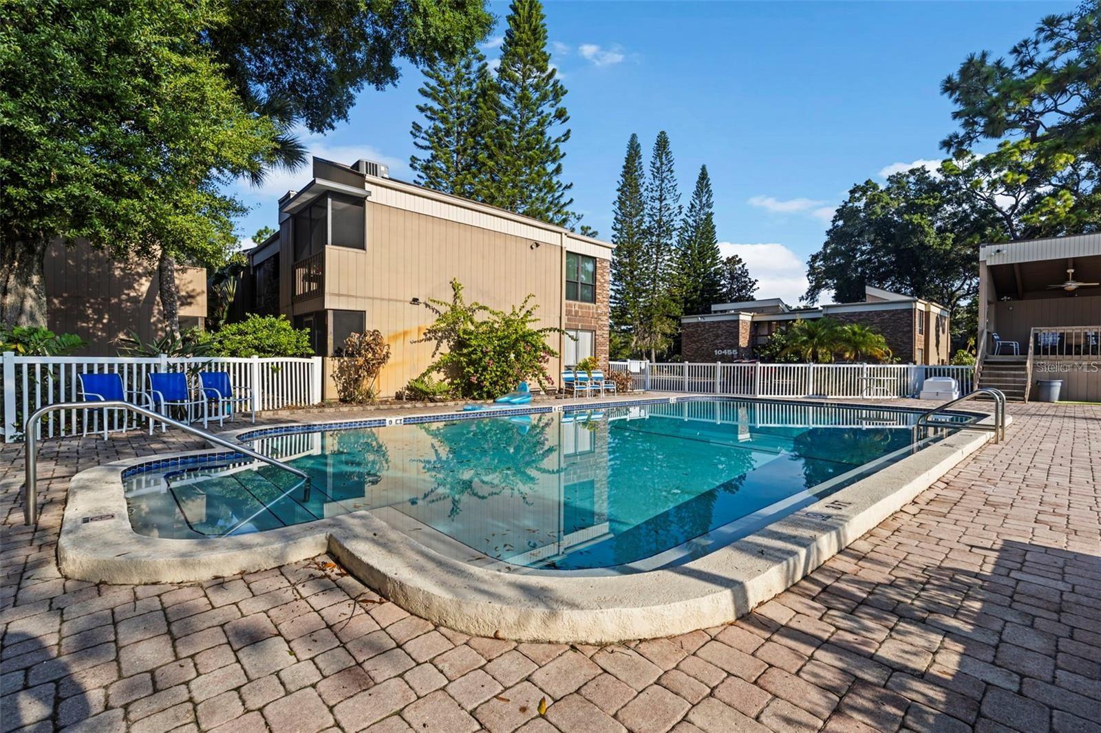 CARROLLBROOK LAKESIDE CONDOMIN - Residential