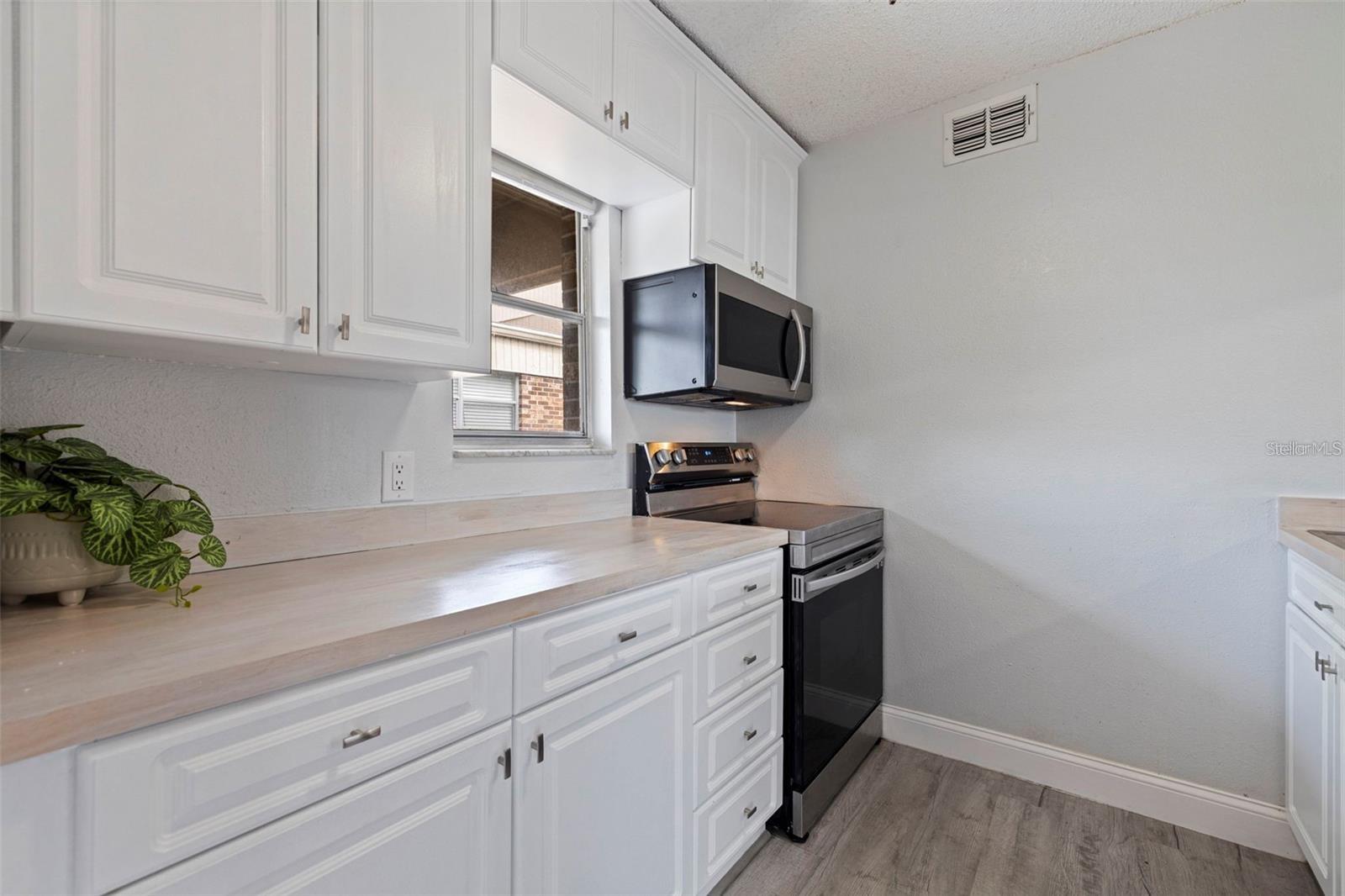 CARROLLBROOK LAKESIDE CONDOMIN - Residential