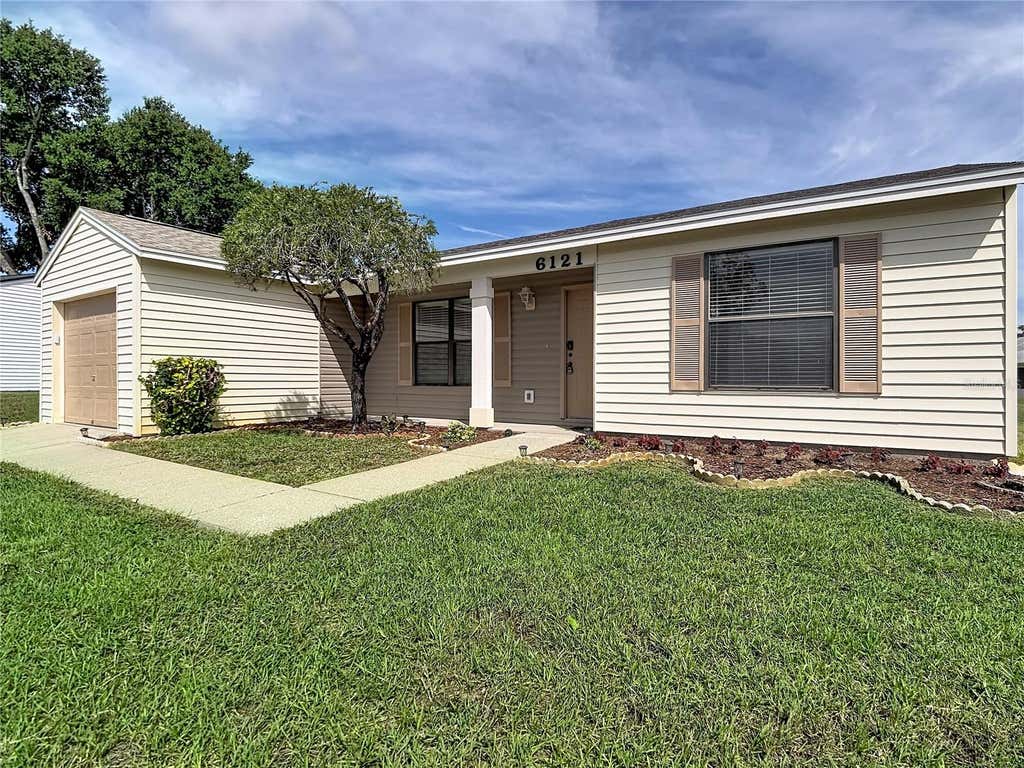 Photo of 6121 Kittiwake Drive, Lakeland, FL 33809 (MLS # L4963013)