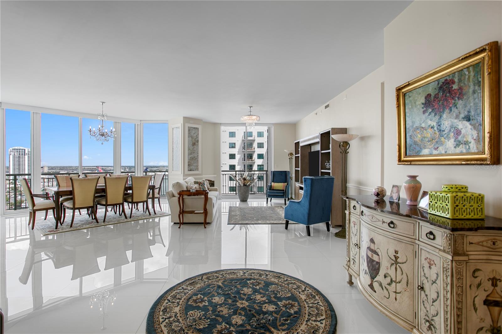 THE PLAZA HARBOUR ISLAND A CON - Residential