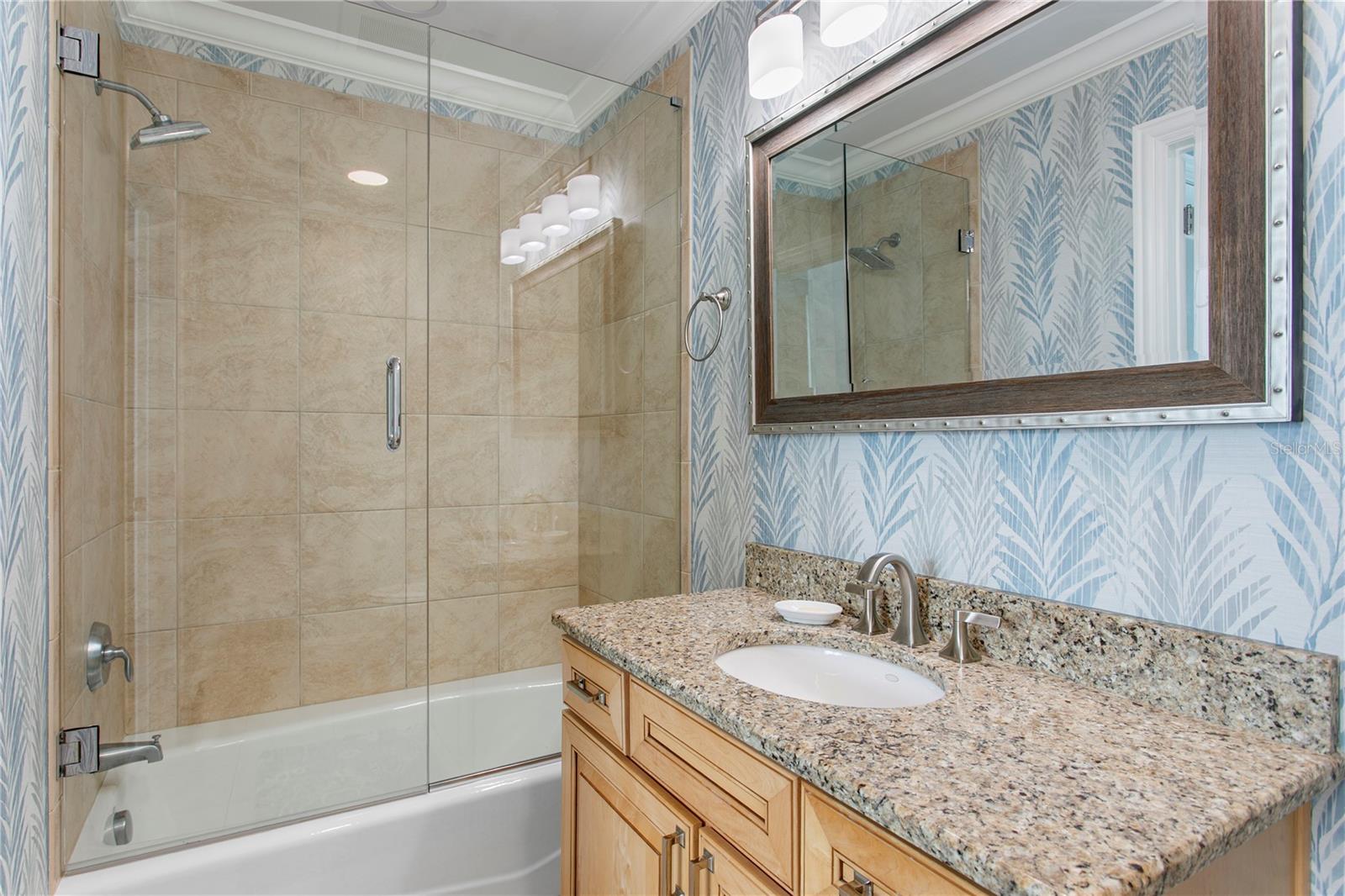 THE PLAZA HARBOUR ISLAND A CON - Residential