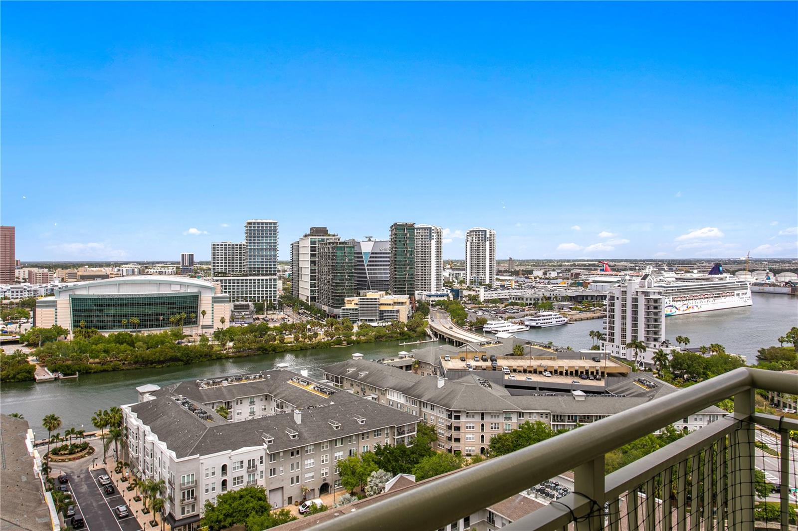 THE PLAZA HARBOUR ISLAND A CON - Residential