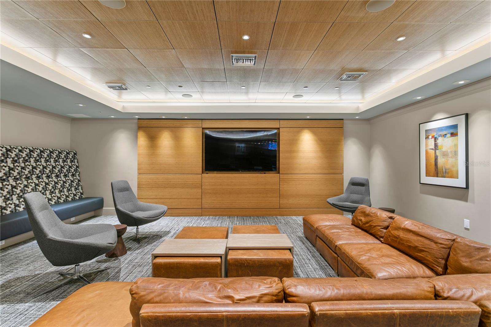 THE PLAZA HARBOUR ISLAND A CON - Residential