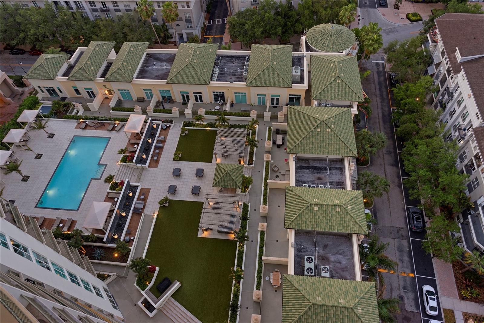 THE PLAZA HARBOUR ISLAND A CON - Residential