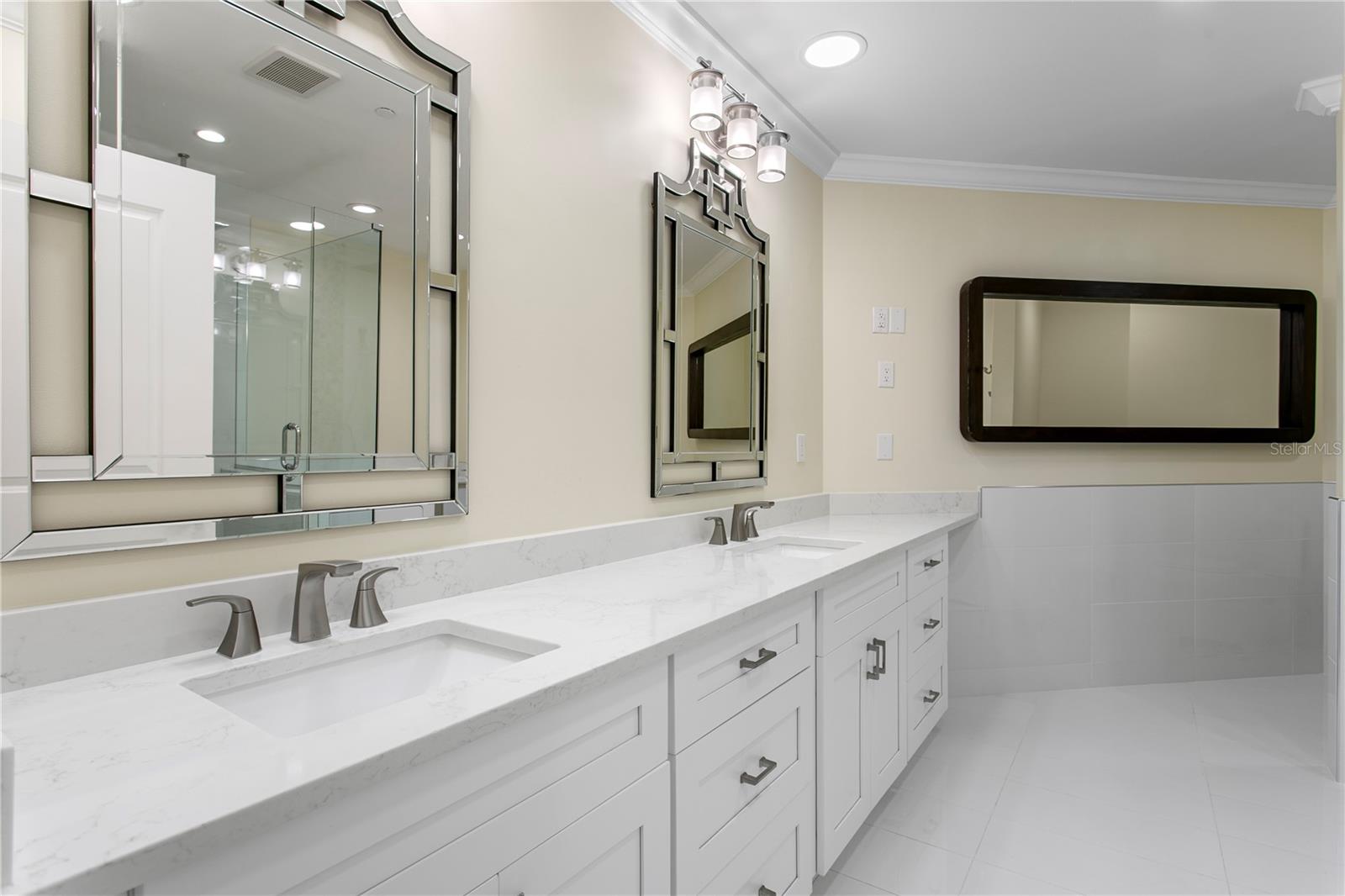 THE PLAZA HARBOUR ISLAND A CON - Residential