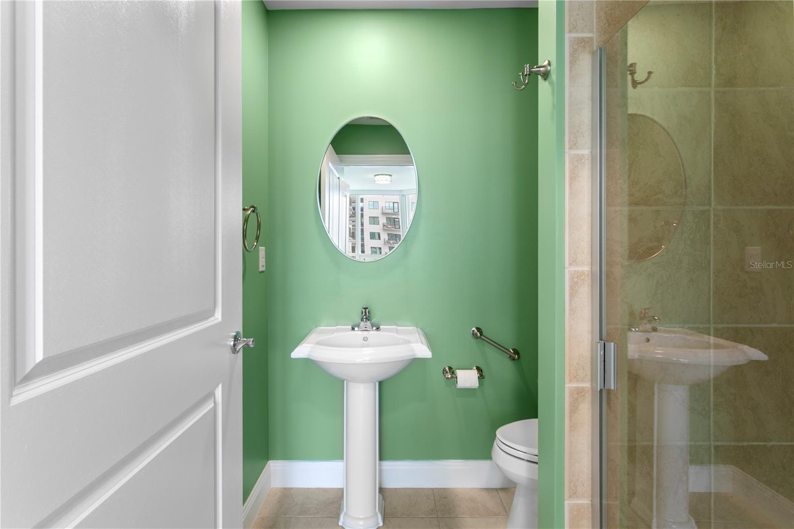 THE PLAZA HARBOUR ISLAND A CON - Residential