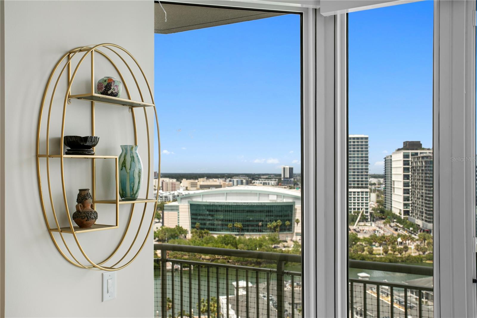 THE PLAZA HARBOUR ISLAND A CON - Residential