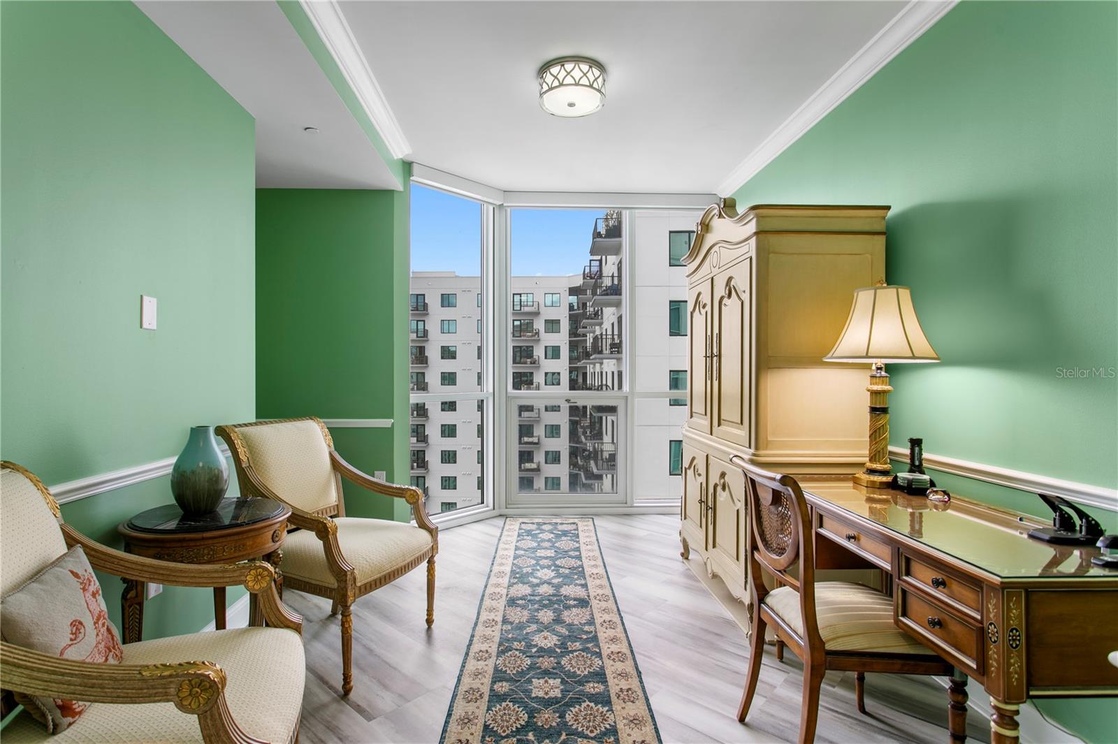 THE PLAZA HARBOUR ISLAND A CON - Residential