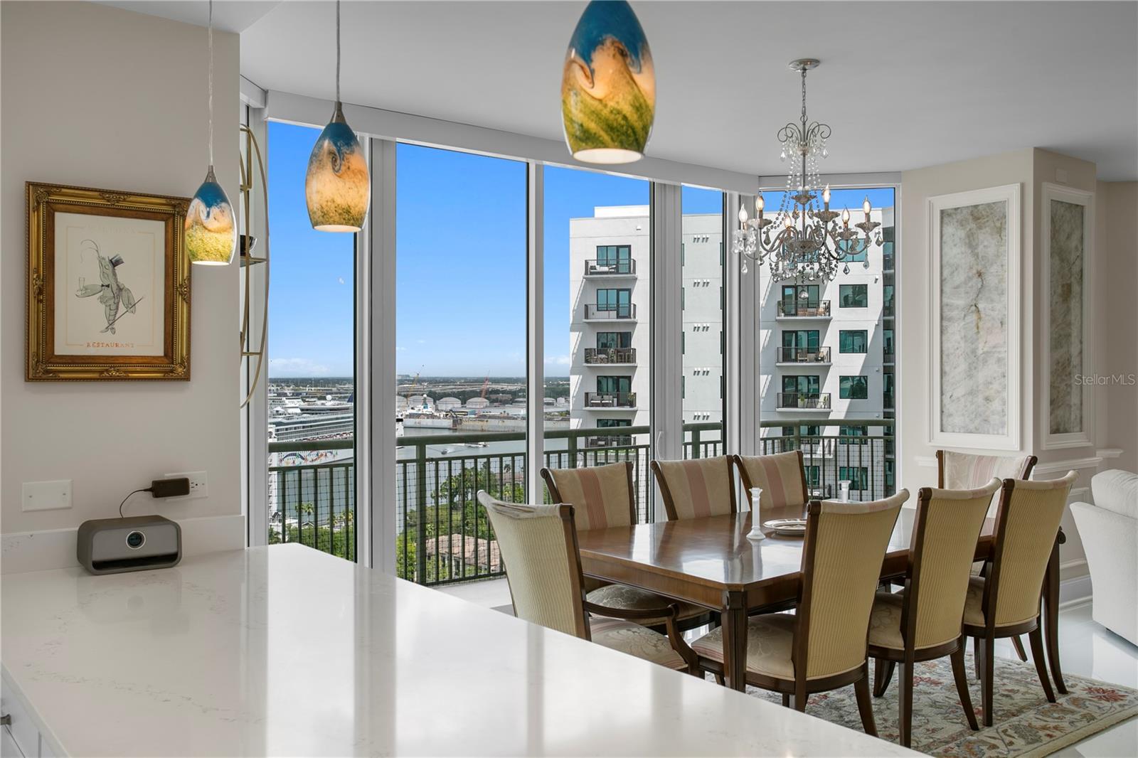 THE PLAZA HARBOUR ISLAND A CON - Residential