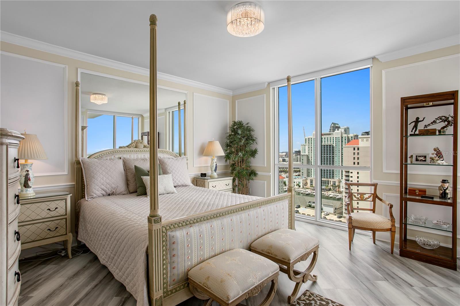 THE PLAZA HARBOUR ISLAND A CON - Residential