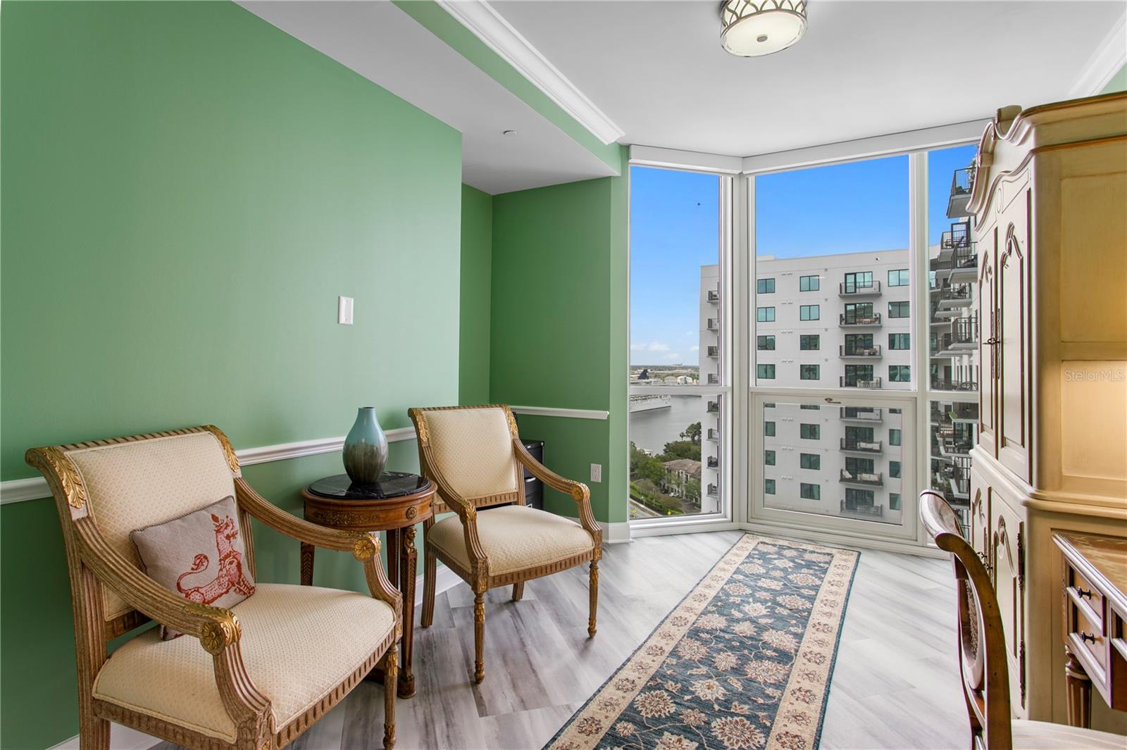 THE PLAZA HARBOUR ISLAND A CON - Residential