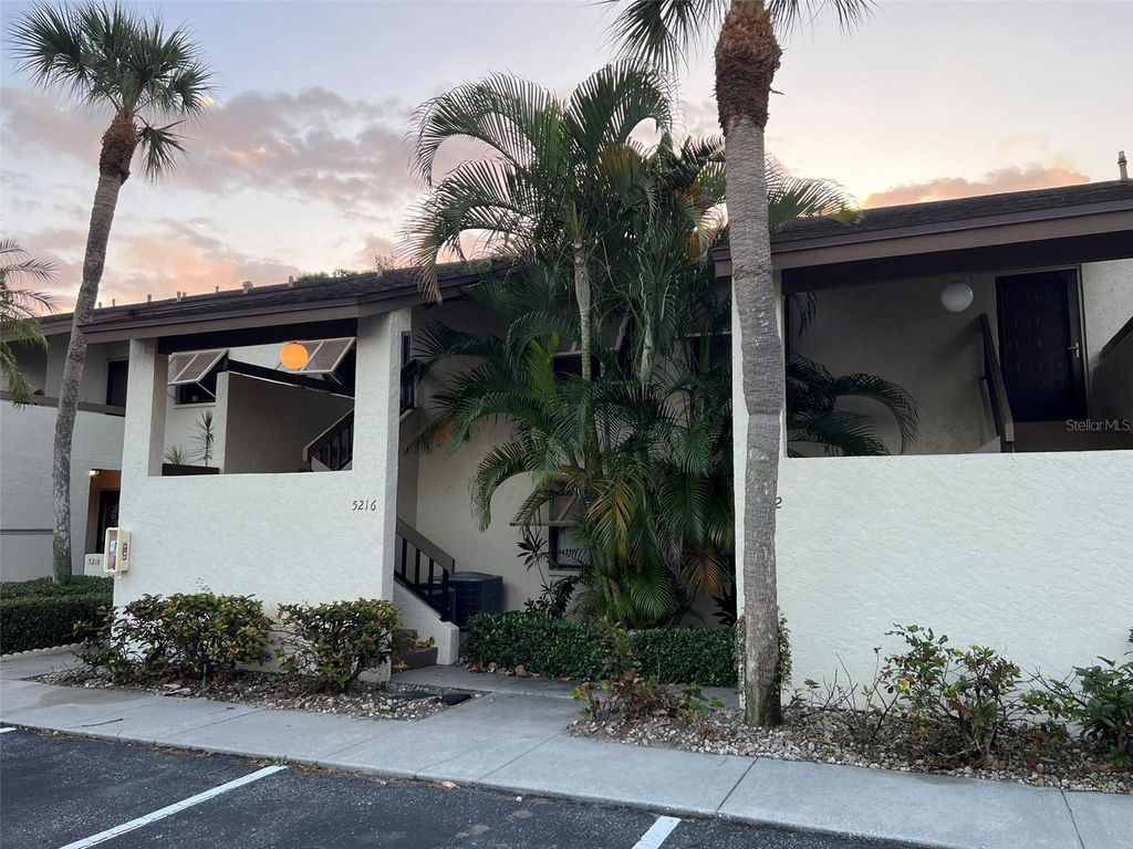 Photo of 5216 Willow Links #82, Sarasota, FL 34235 (MLS # A4684221)