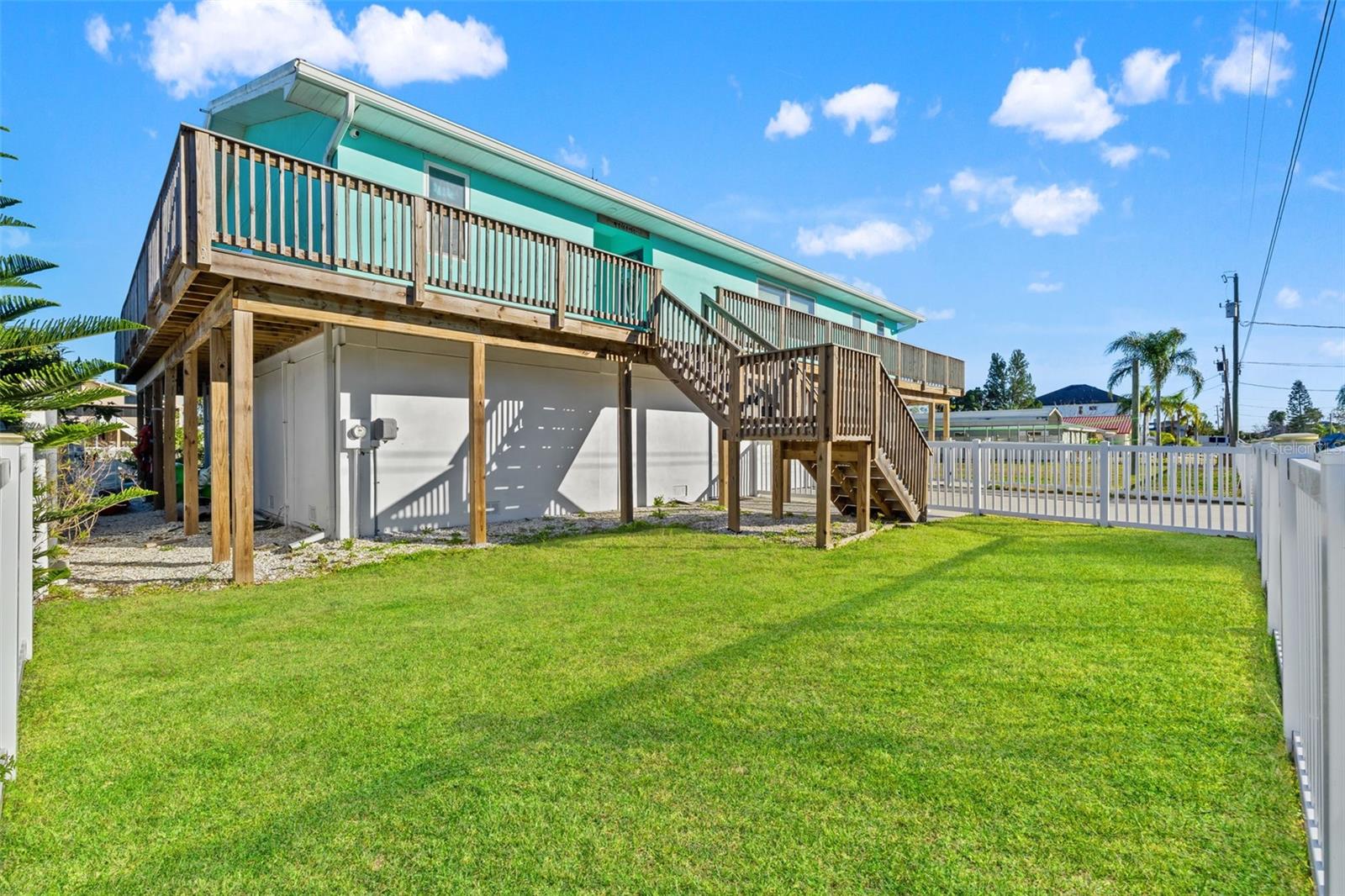 HERNANDO BEACH - Residential