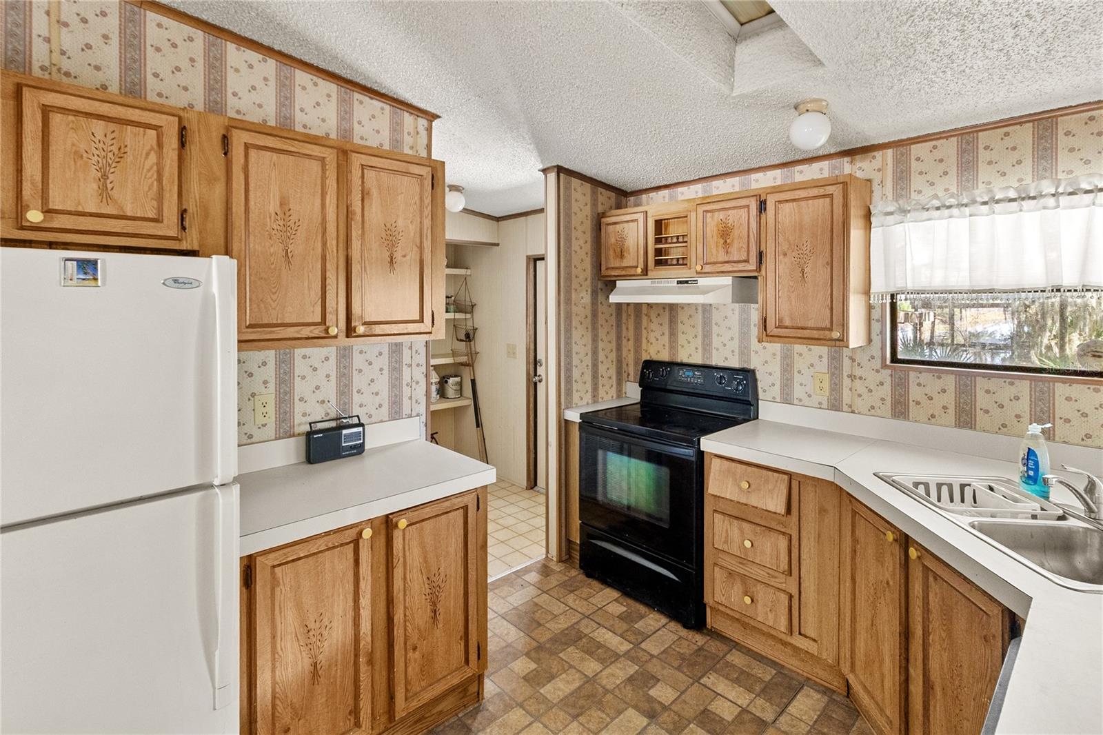 KERSHORES - Residential