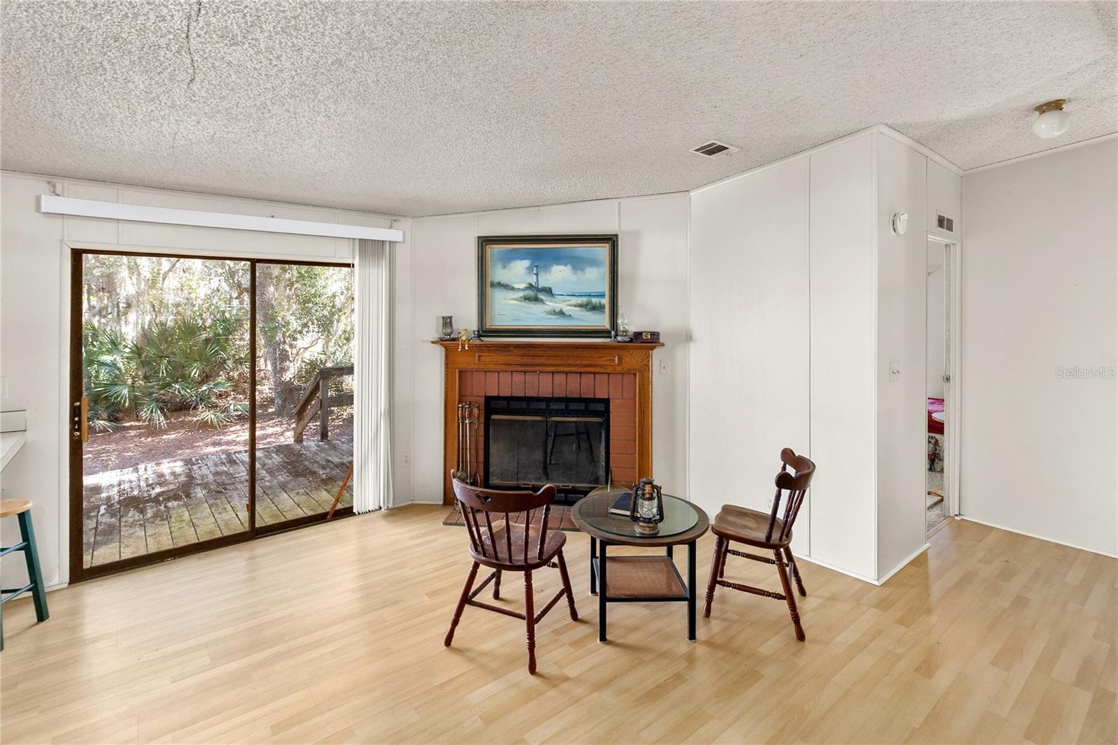 KERSHORES - Residential