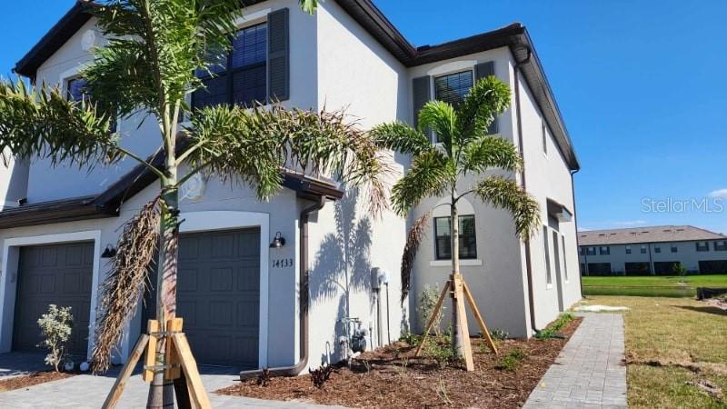 Available Now – Spacious 3 Bed, 2.5 Bath In-Unit Townhome in Lorraine Lakes!
Move in today and enjoy resort-style living with full access to Lorraine Lakes’ incredible amenities, including a clubhouse, pool, fitness center, and more!"