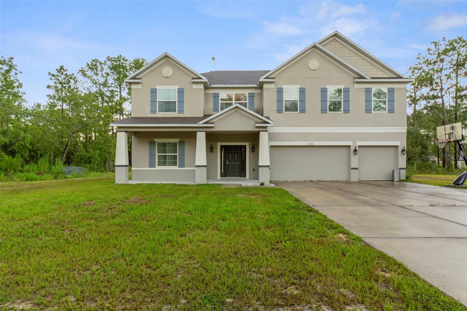 This beautifully designed two-story home offers the perfect blend of space, function, and flexibility with 6 bedrooms, 4.5 bathrooms, and 3,906 square feet of living space, all set on just under half an acre of land (0.46).
Upstairs, you’ll find five spacious bedrooms, including a luxurious primary suite with a spa-inspired en-suite bathroom, plus a junior suite complete with its own private bath; ideal for guests, teens, or multigenerational living. The additional upstairs bedrooms share a full bath and plenty of space for family, home offices, or hobbies.
Downstairs features a second primary bedroom with its own en-suite bathroom; perfect for in-laws, extended guests, or anyone needing main-level living.
The heart of the home is a bright and open kitchen with generous counter space, a large island, and seamless flow into the living and dining areas.
Outside, the oversized backyard offers potential for outdoor living, play, and entertaining.
A 3-car garage, ample storage, and a location close to schools, shopping, and dining make this property even more desirable.
This home is a rare find for those looking for versatile living space with room for everyone. Don’t miss out, schedule your private showing today!