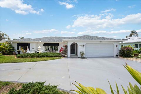 Photo of 965 E Gondola Drive, Venice, FL 34293 (MLS # A4688349)