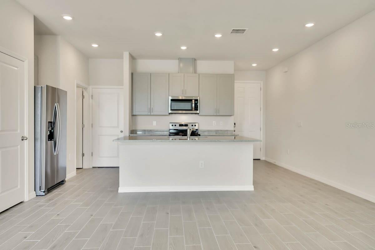 1758 WOODLEAF HAMMOCK COURT