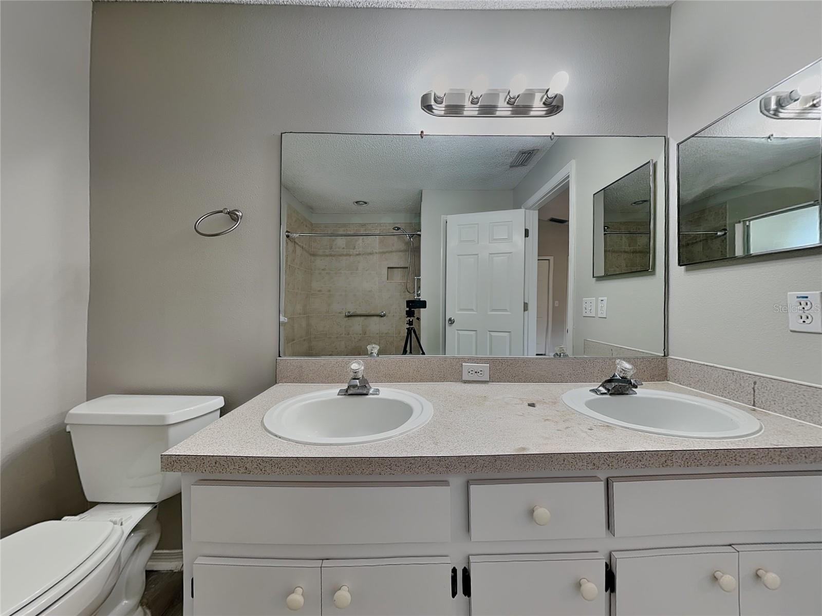 BRIDGEFORD OAKS PH 1 - Residential Lease