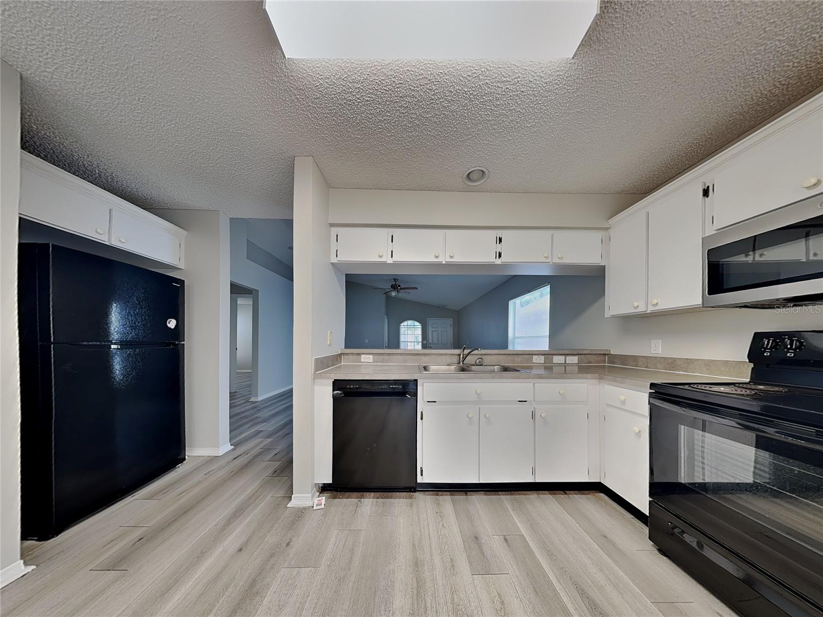 BRIDGEFORD OAKS PH 1 - Residential Lease