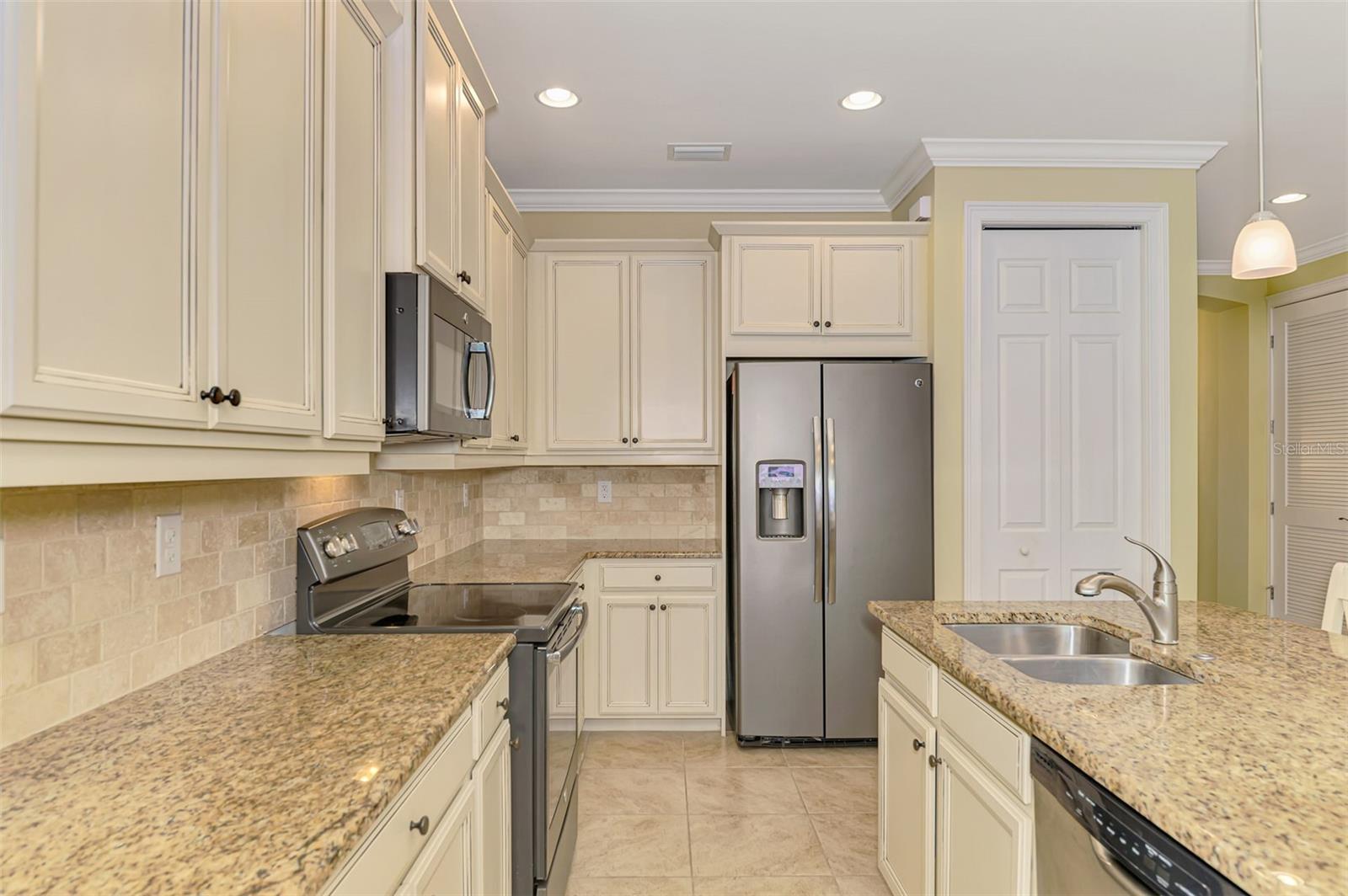 CARIBBEAN VILLAGE - Residential