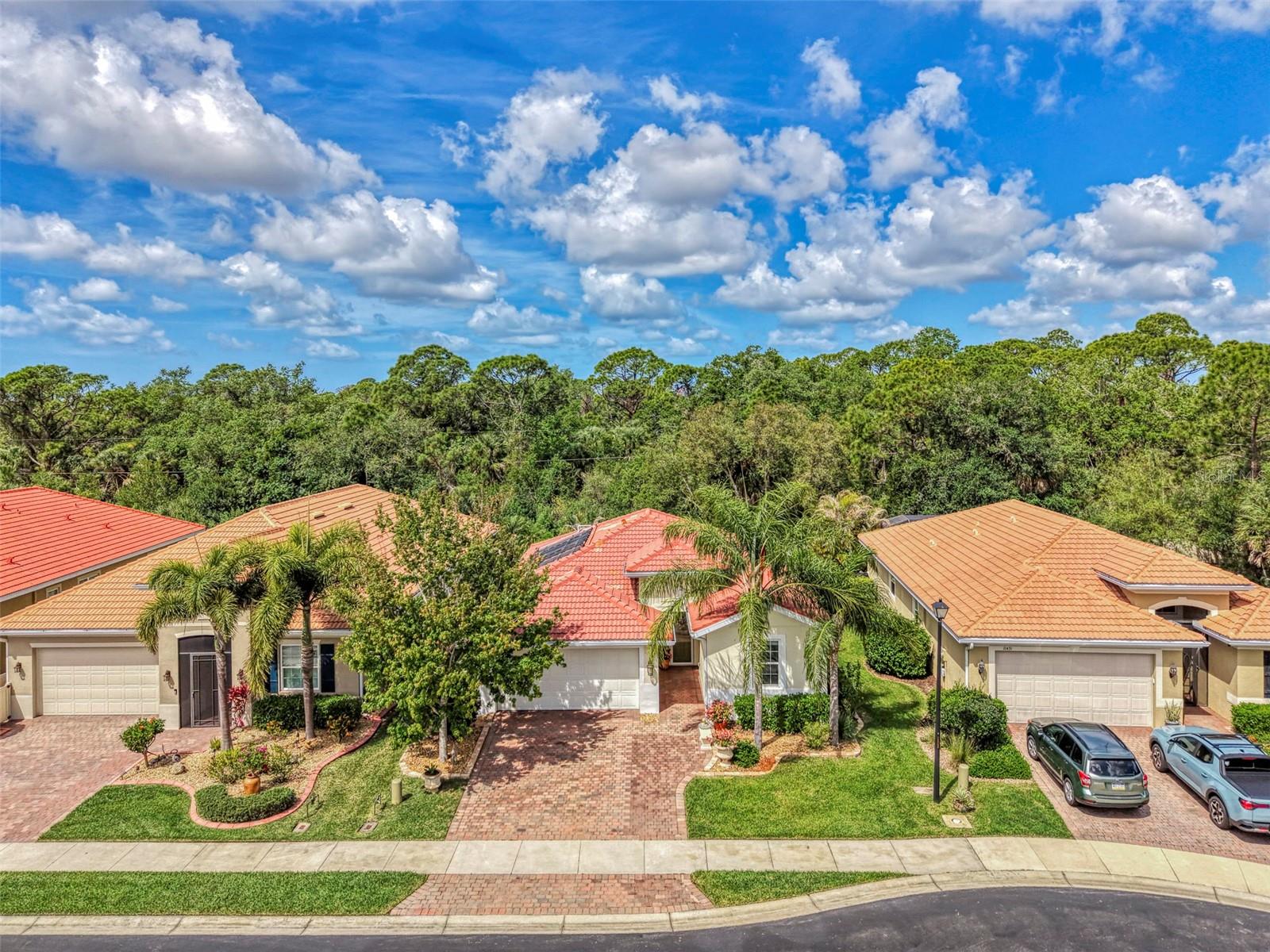 CARIBBEAN VILLAGE - Residential