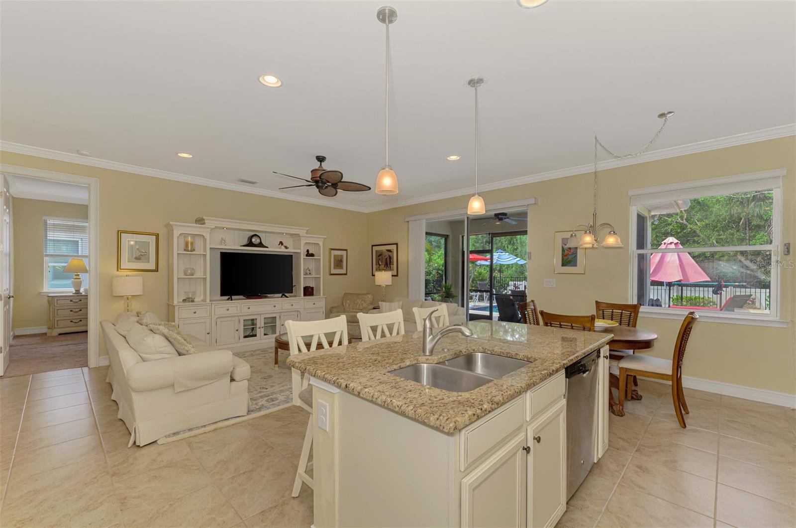 CARIBBEAN VILLAGE - Residential