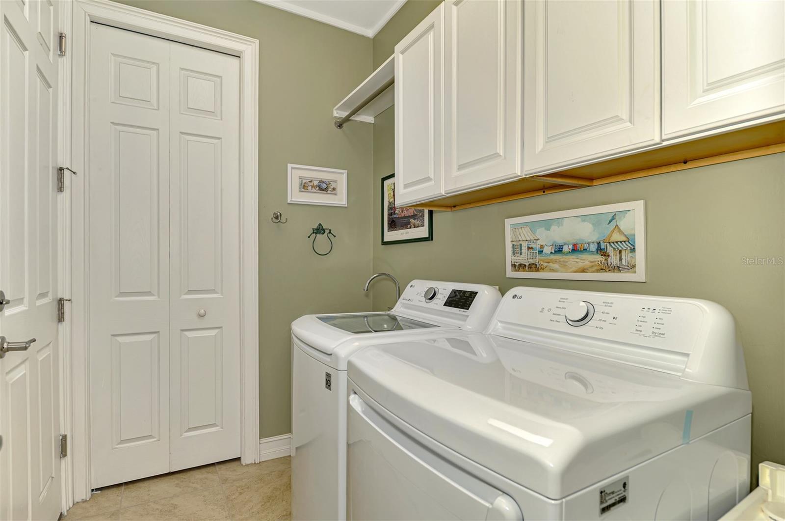 CARIBBEAN VILLAGE - Residential