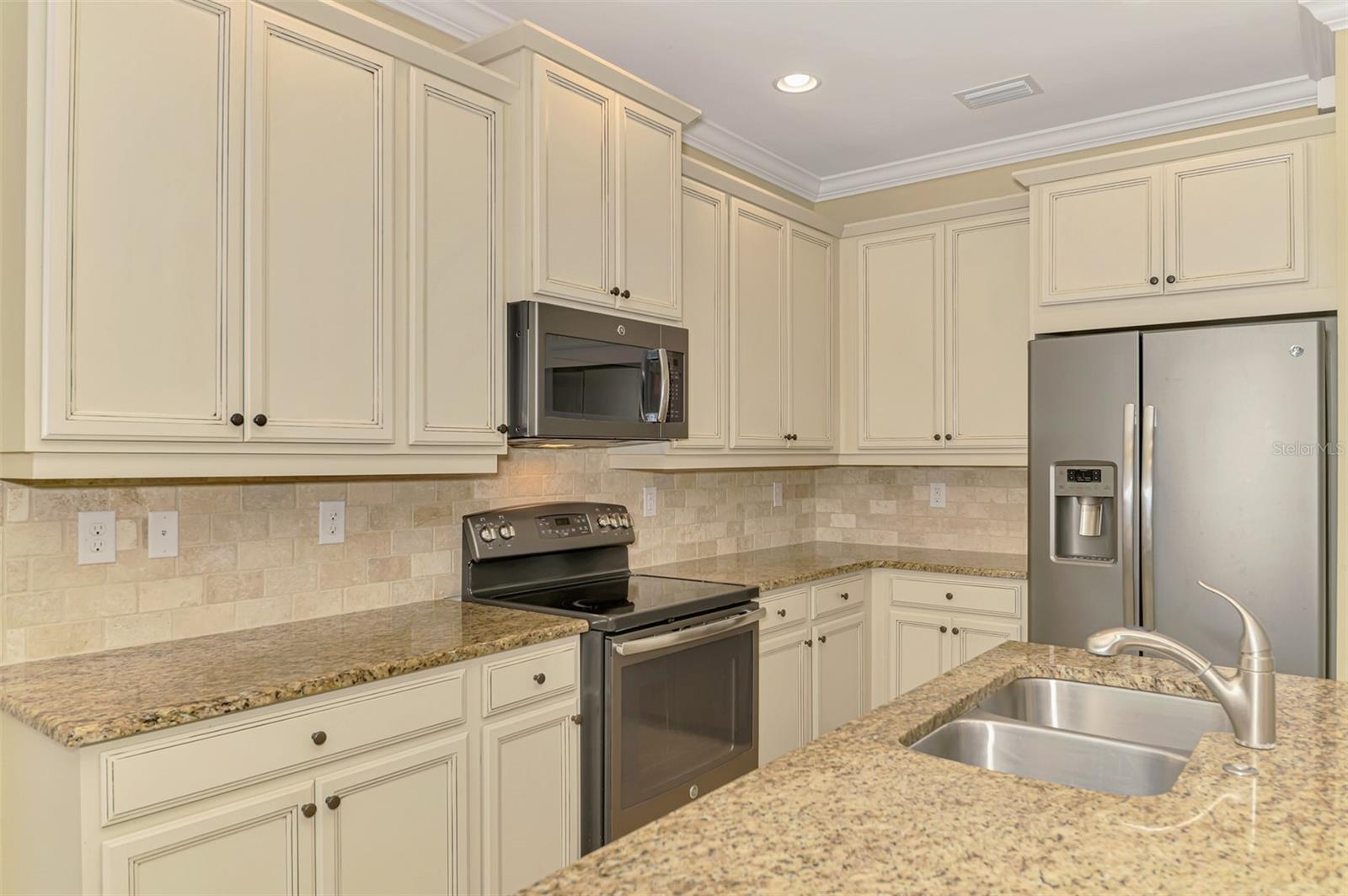 CARIBBEAN VILLAGE - Residential