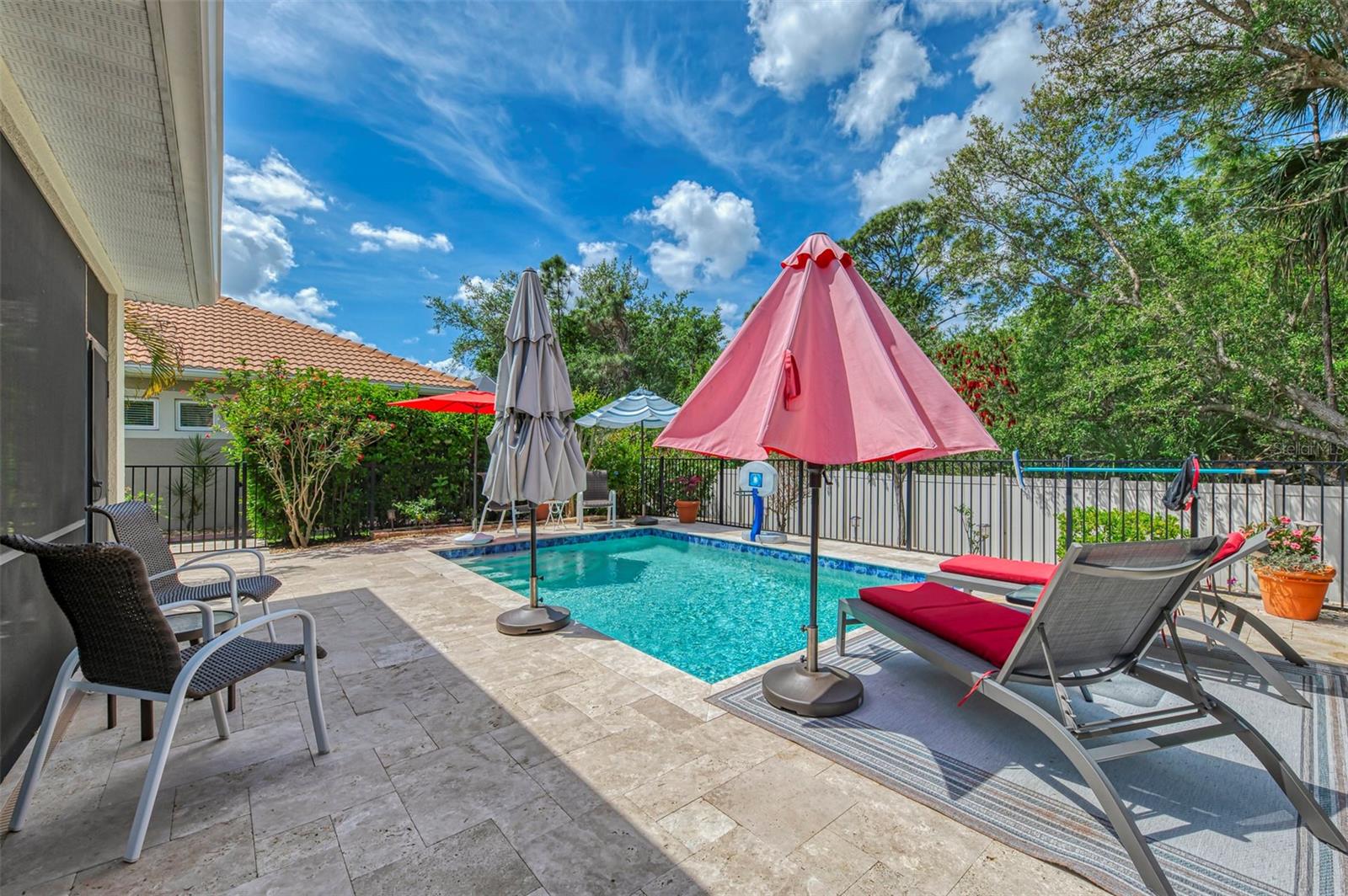 CARIBBEAN VILLAGE - Residential