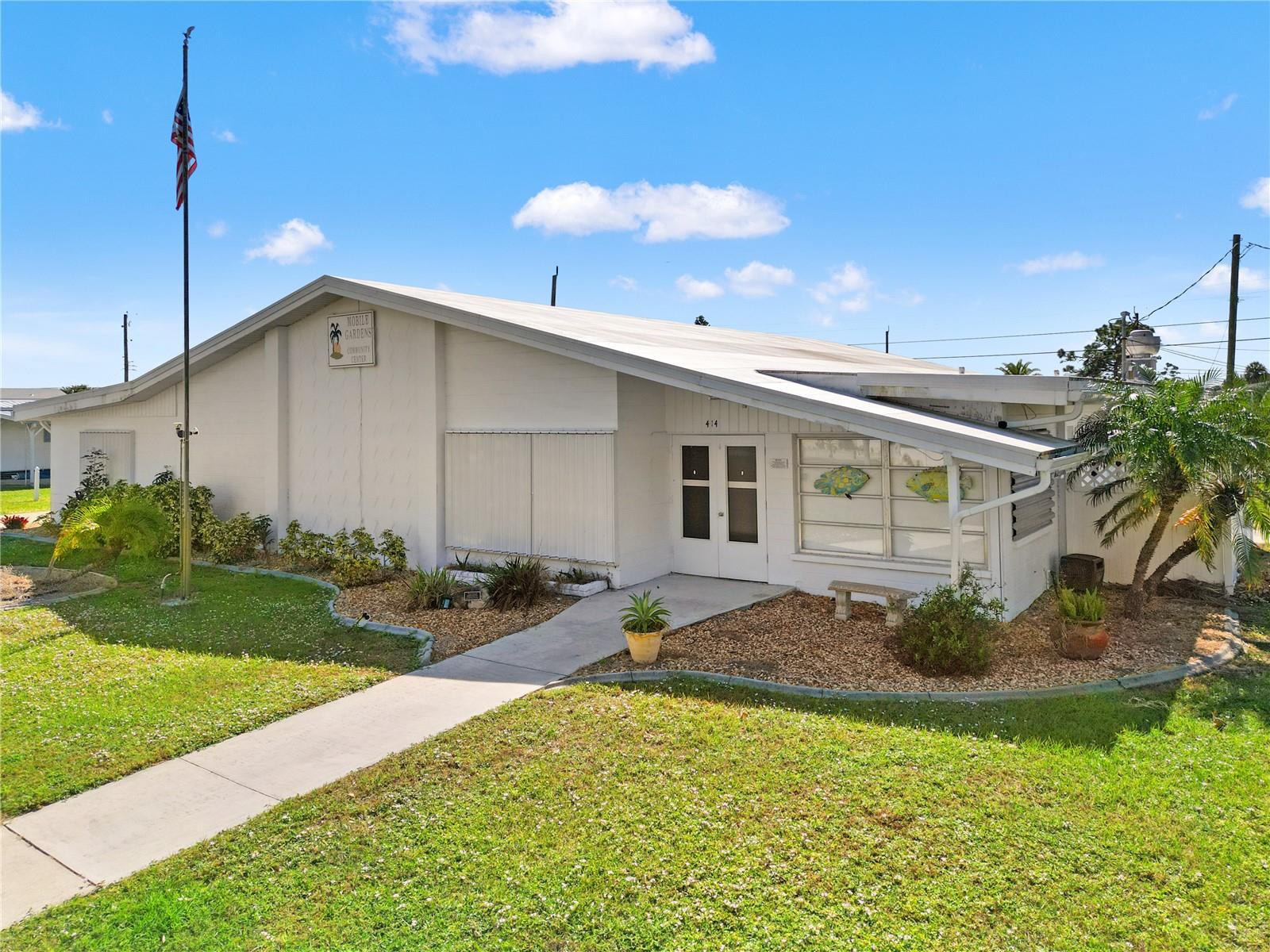 MOBILE GARDENS - Residential