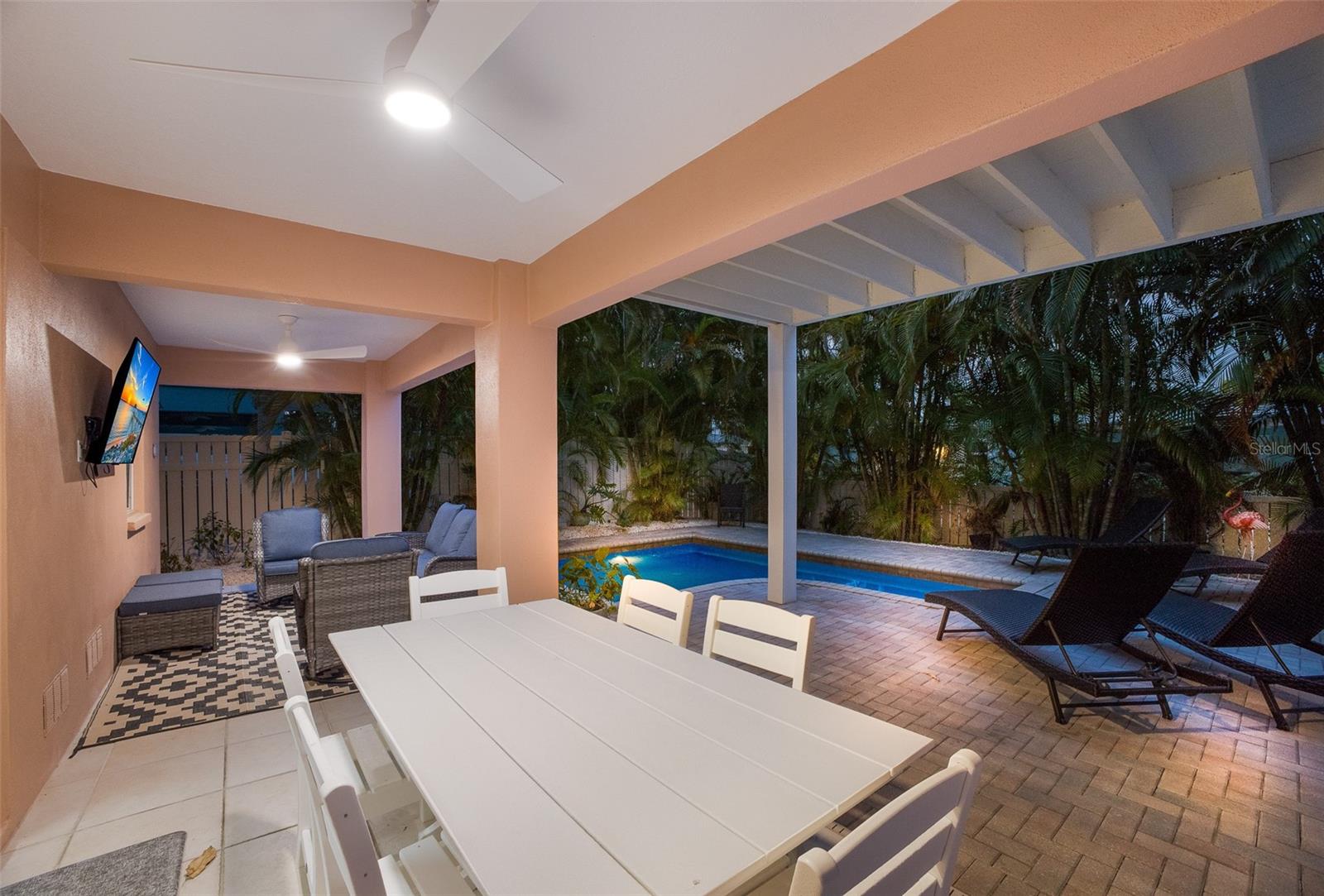 PALM PLACE - Residential