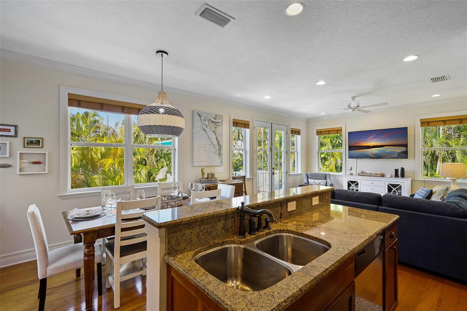 PALM PLACE - Residential