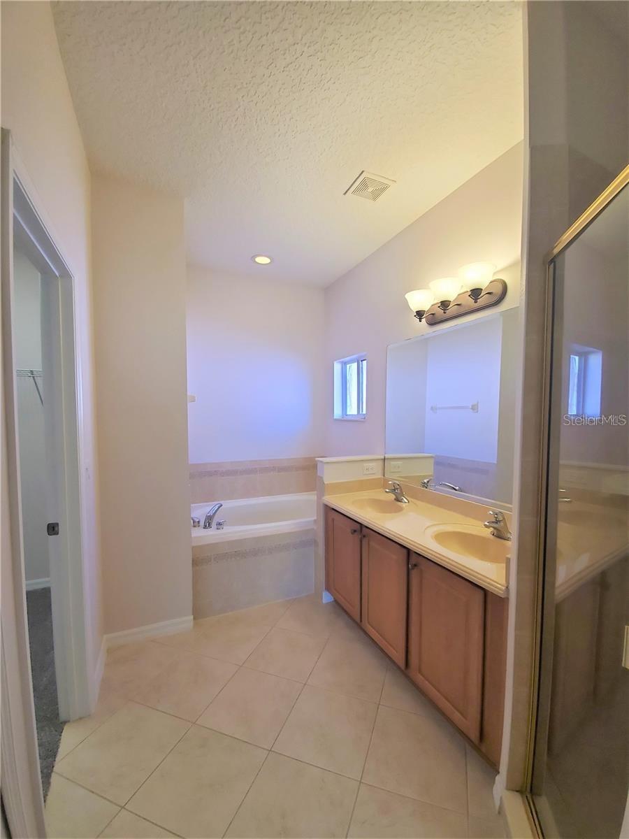 STONEYBROOK HILLS 18 - Residential Lease