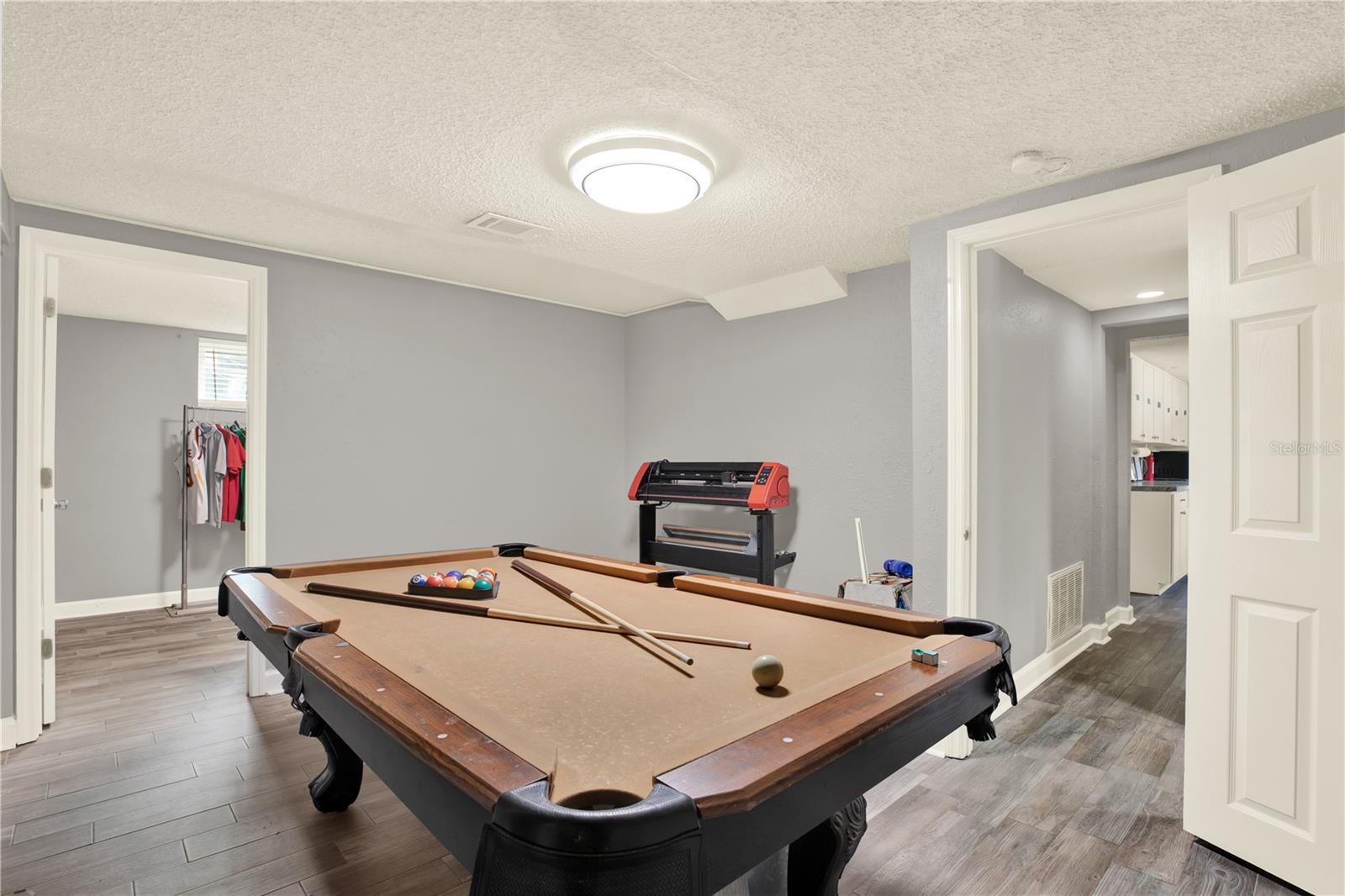 GOLDEN ACRES - Residential