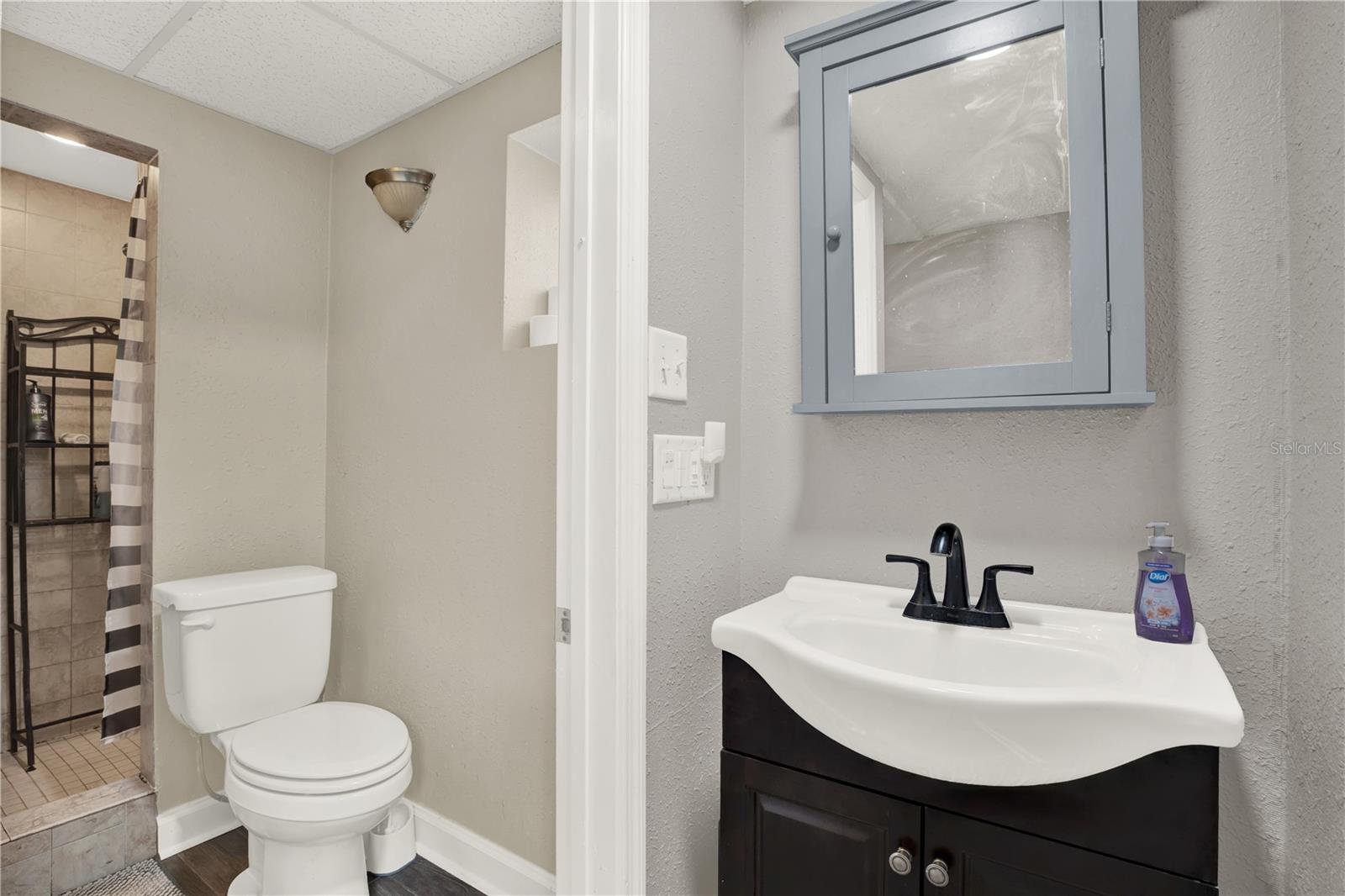 GOLDEN ACRES - Residential