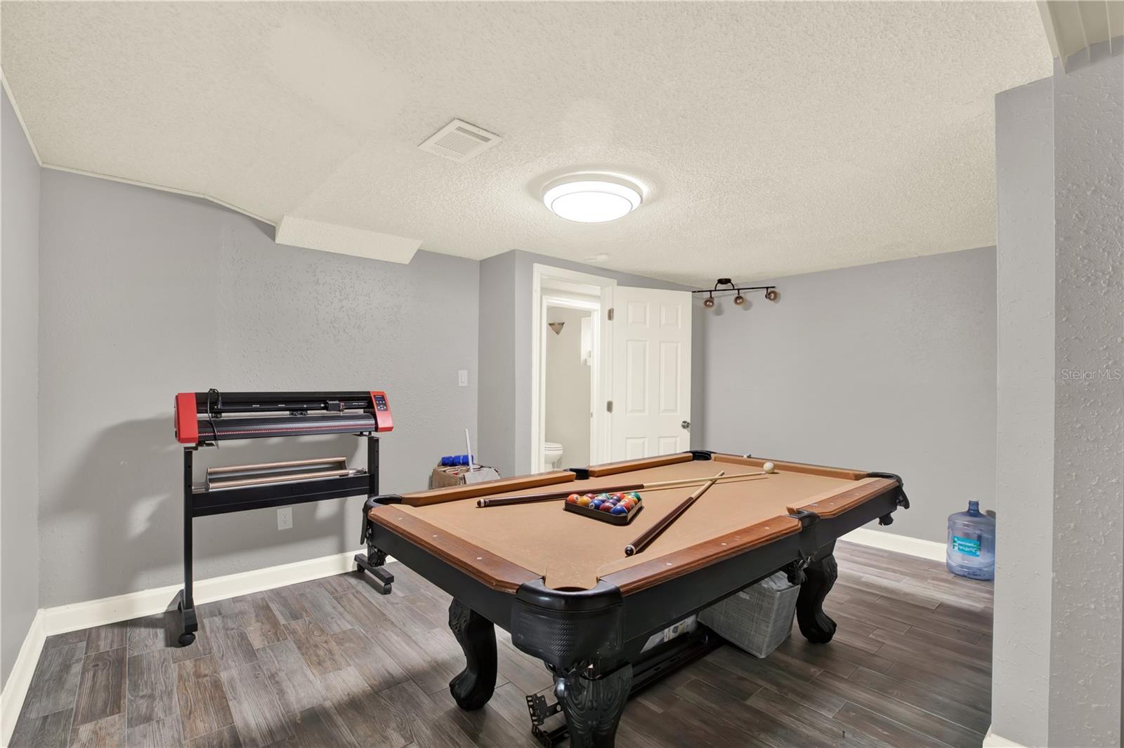 GOLDEN ACRES - Residential