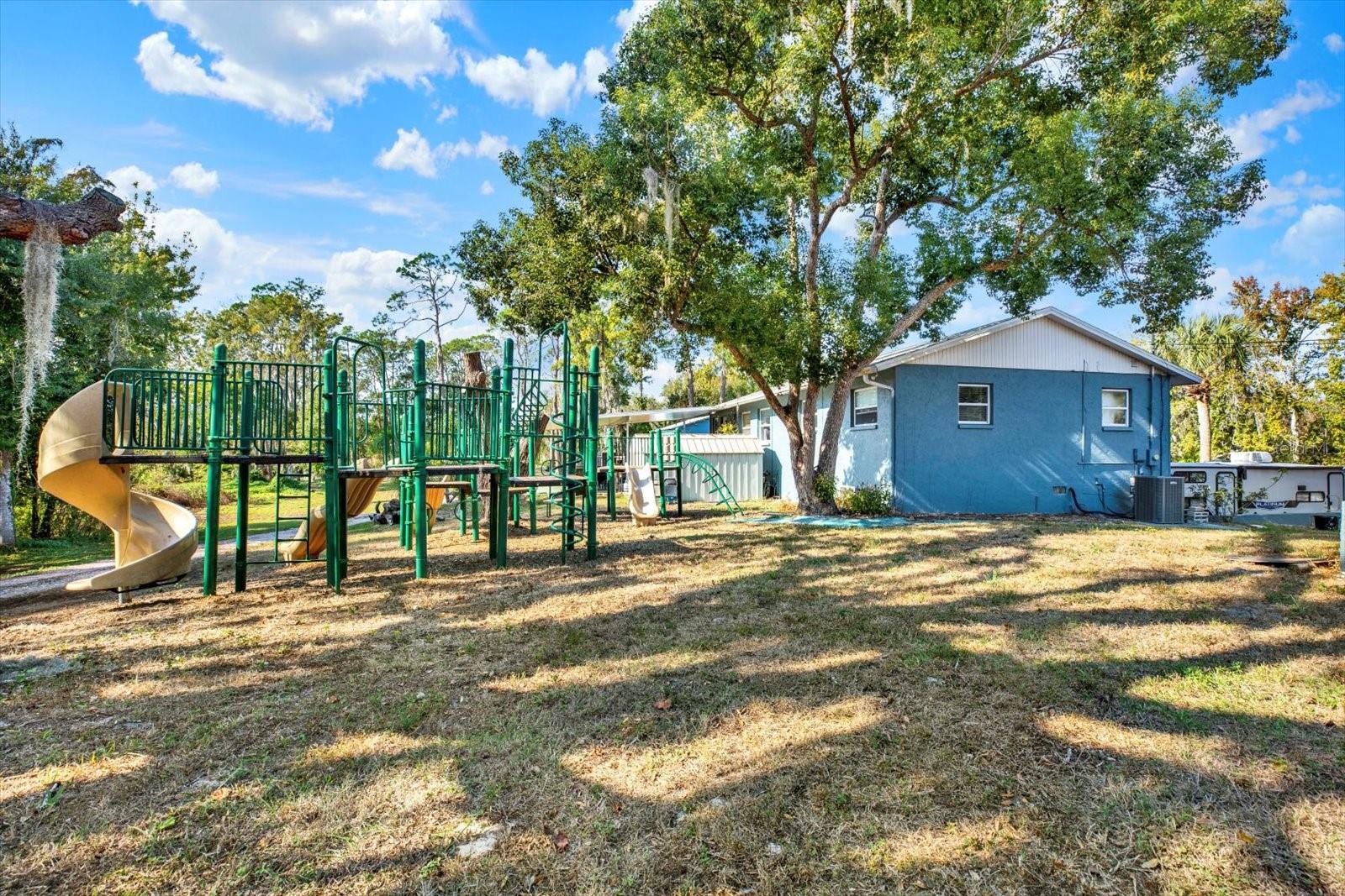 GOLDEN ACRES - Residential