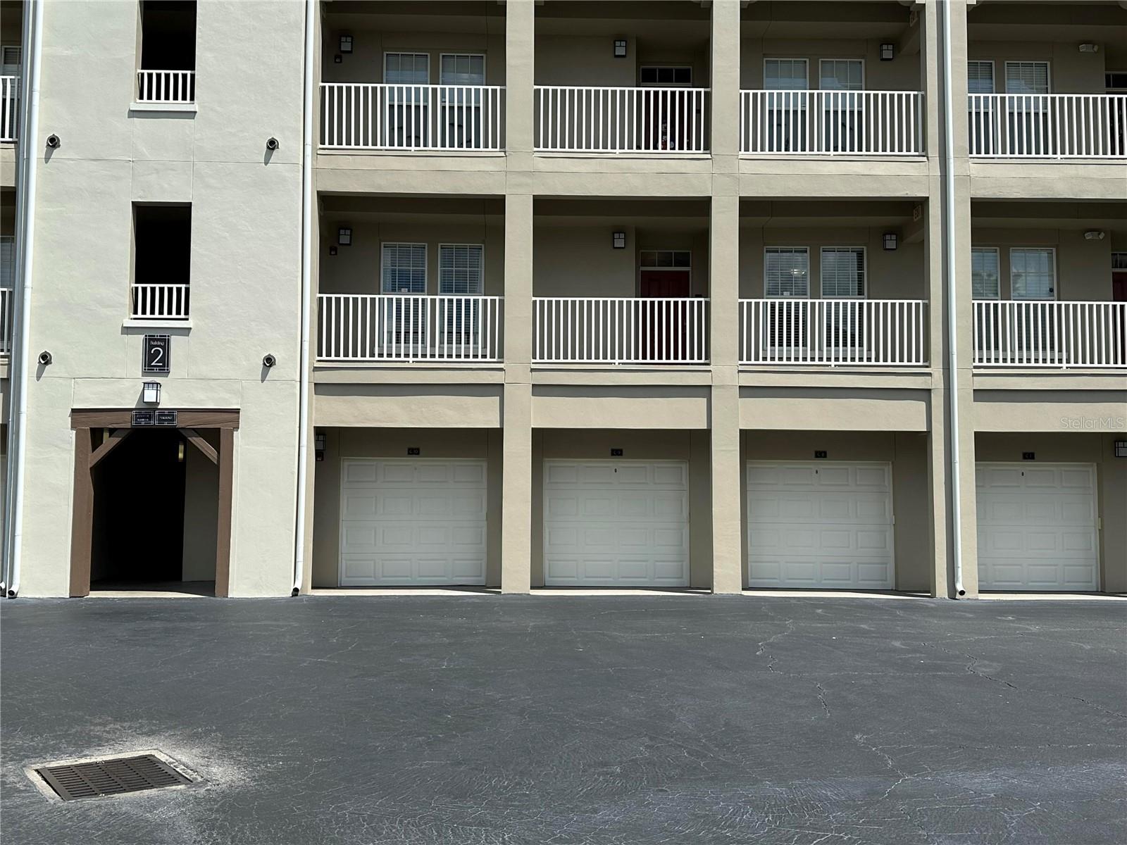 ARTISAN CLUB CONDO PH 2 - Residential