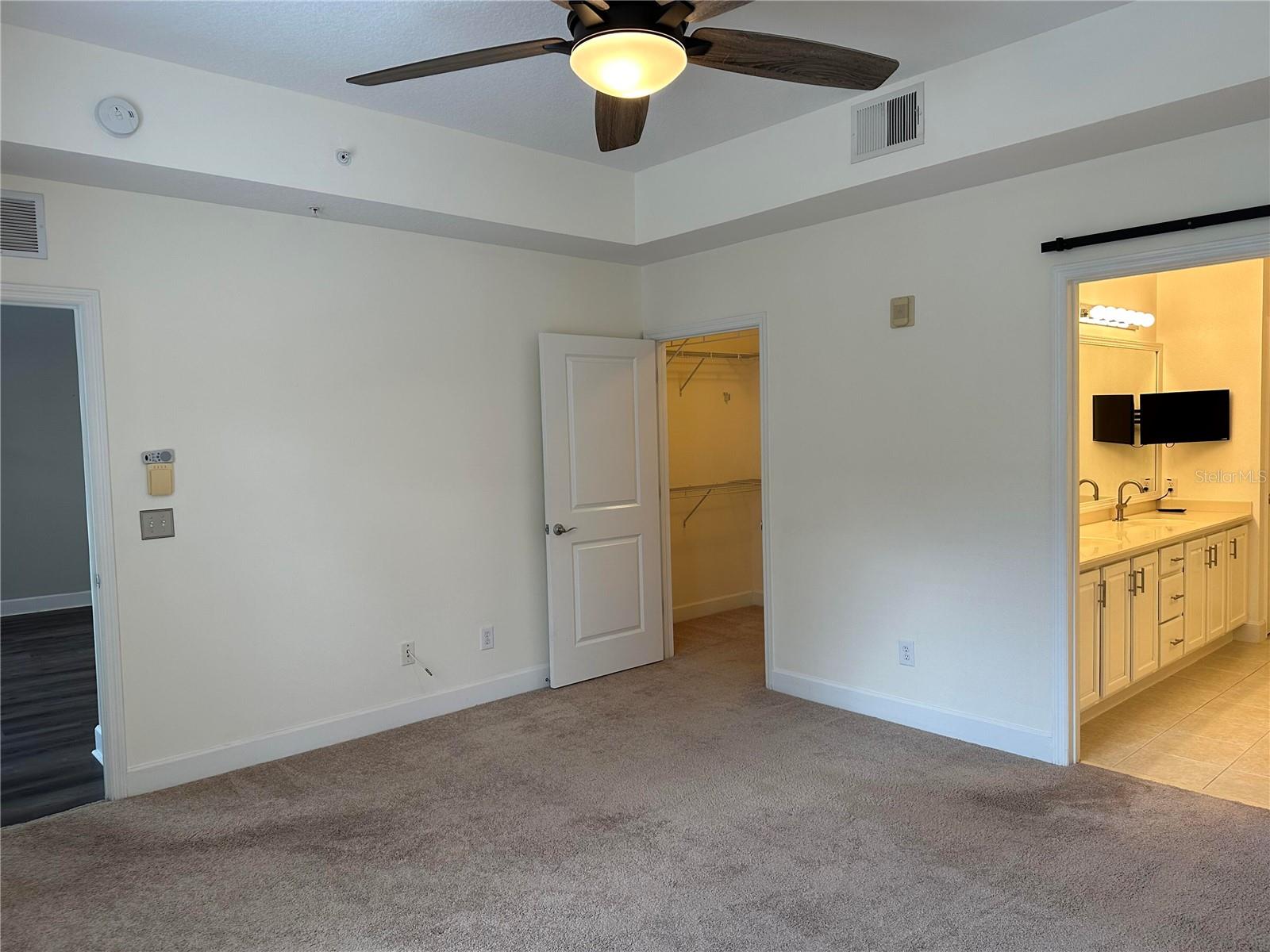 ARTISAN CLUB CONDO PH 2 - Residential