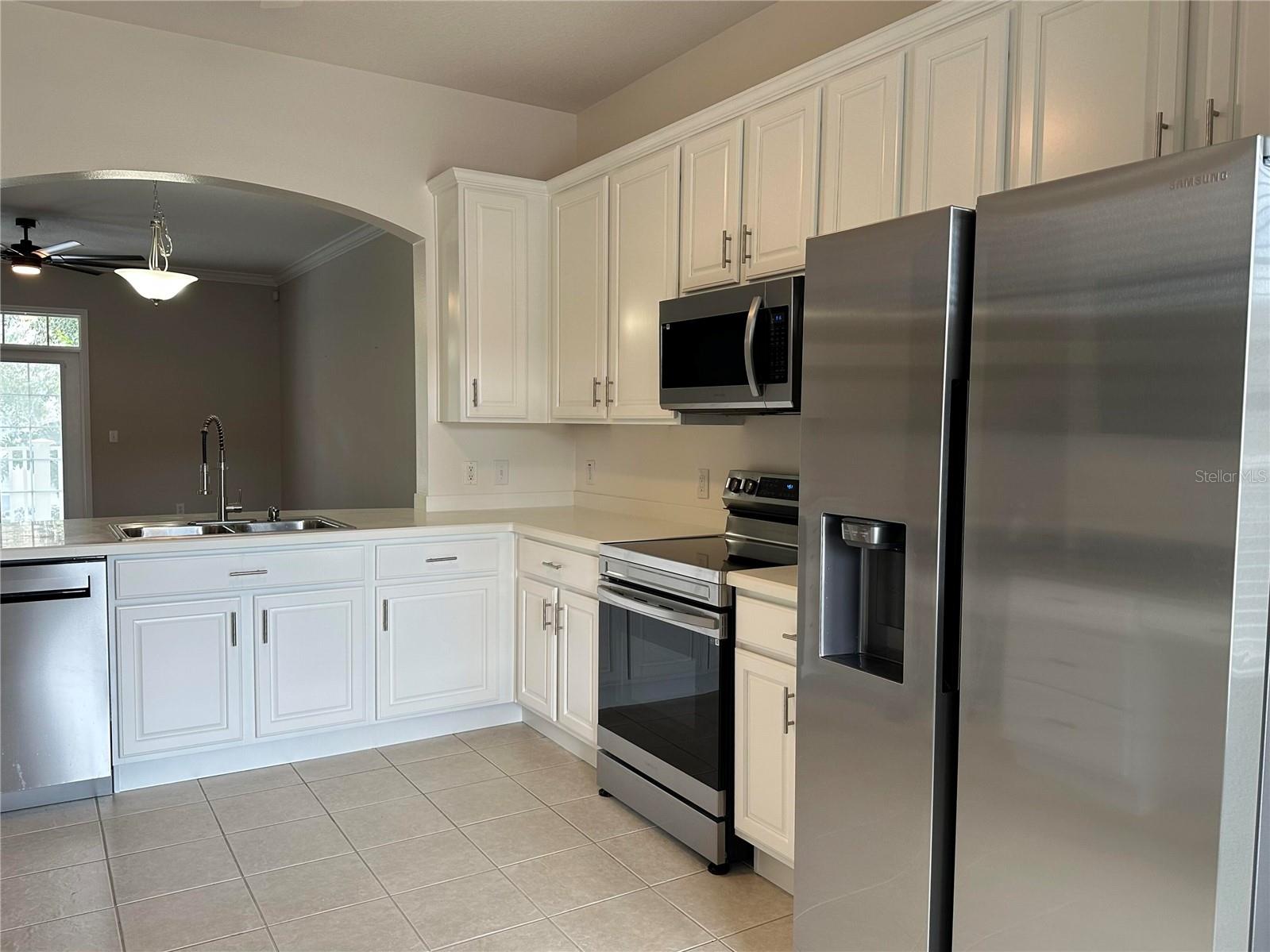 ARTISAN CLUB CONDO PH 2 - Residential