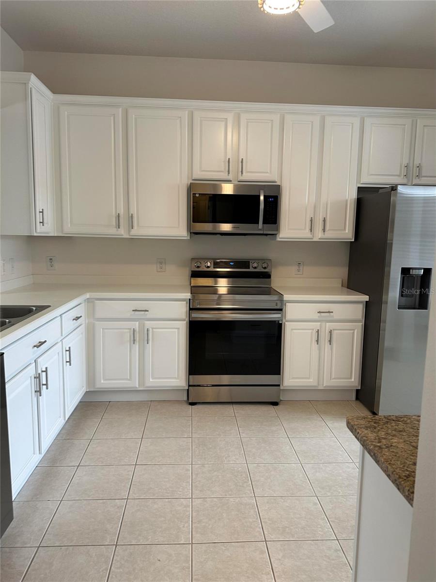 ARTISAN CLUB CONDO PH 2 - Residential