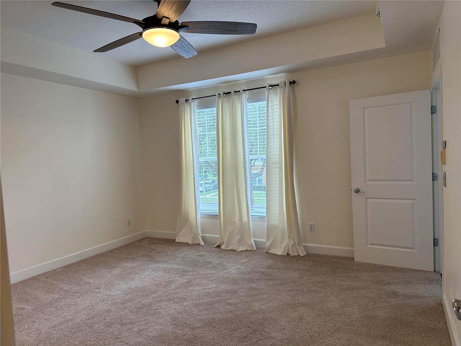 ARTISAN CLUB CONDO PH 2 - Residential