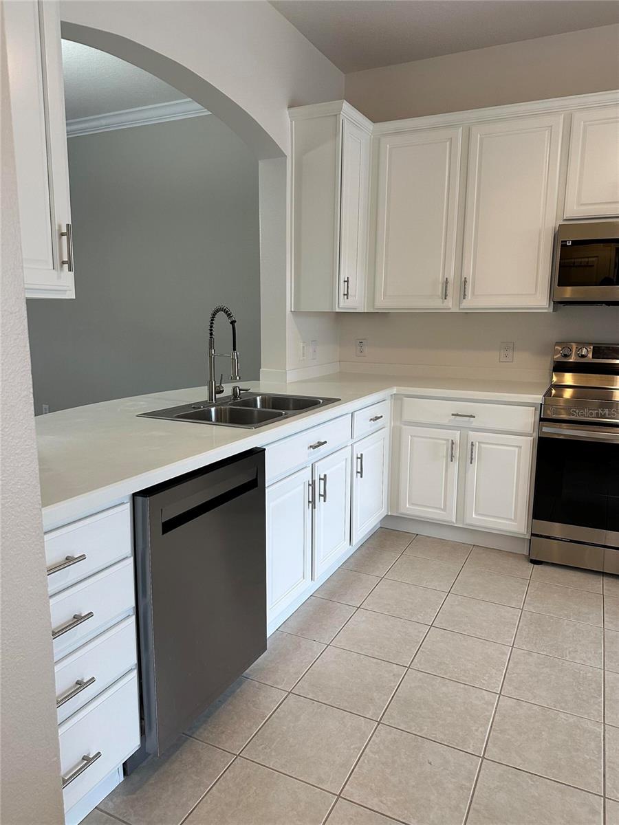 ARTISAN CLUB CONDO PH 2 - Residential