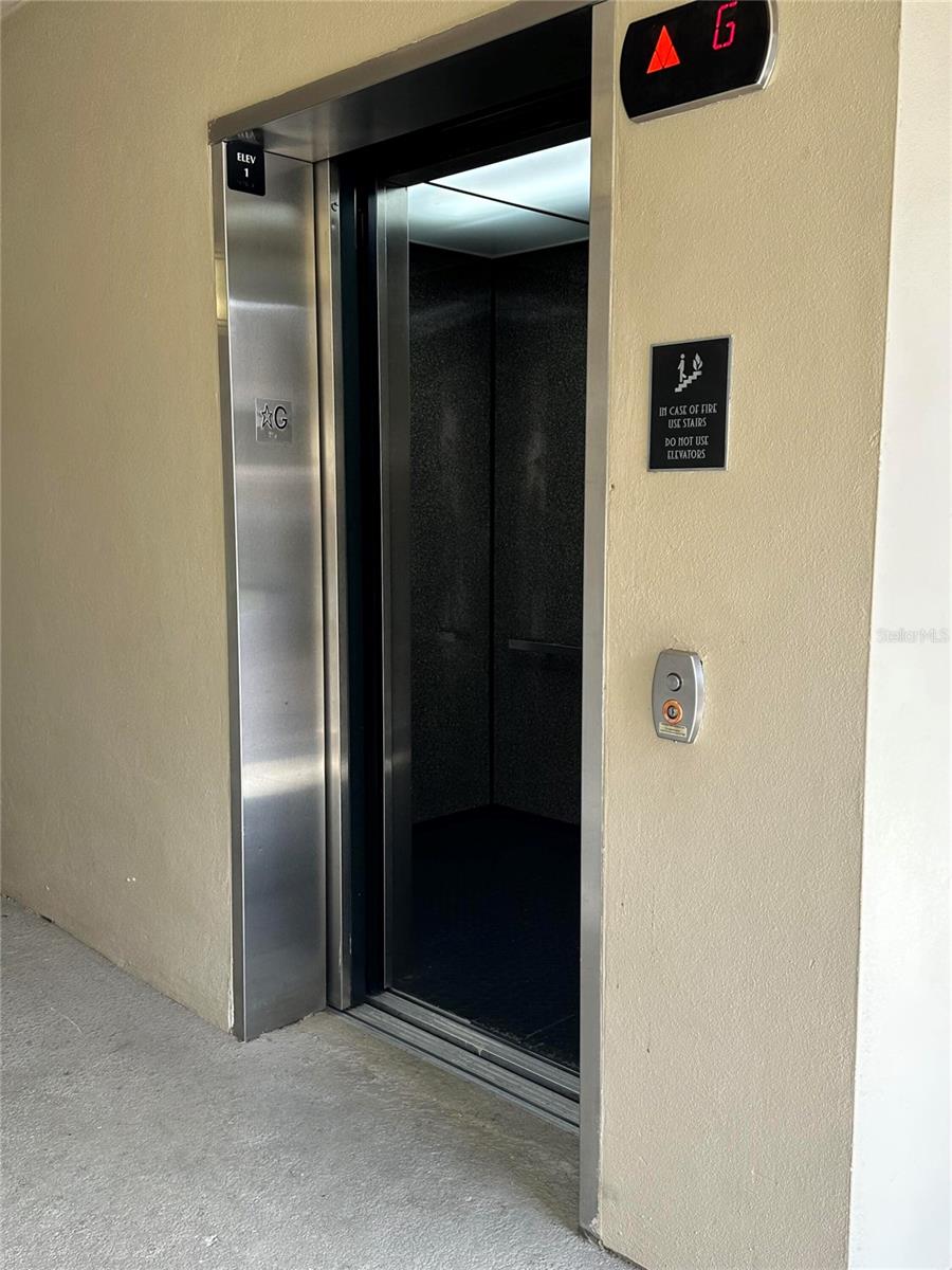 ARTISAN CLUB CONDO PH 2 - Residential