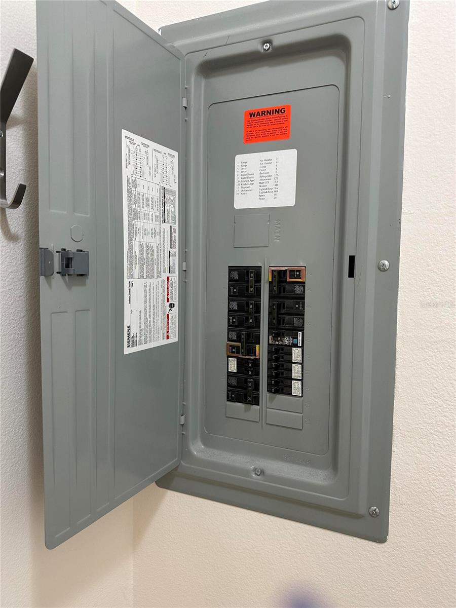 ARTISAN CLUB CONDO PH 2 - Residential