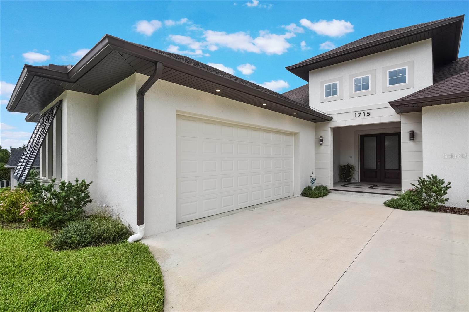1715 SW 27 TH PLACE