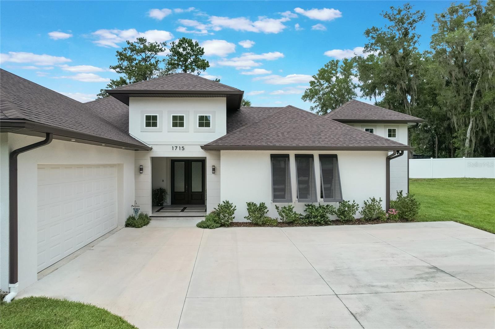 1715 SW 27 TH PLACE